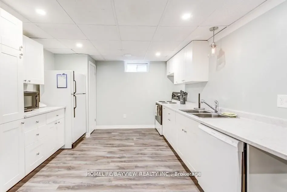 64 RUTLEDGE ( basement) Avenue