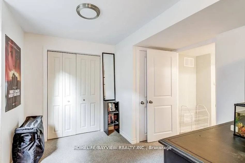 64 RUTLEDGE ( basement) Avenue