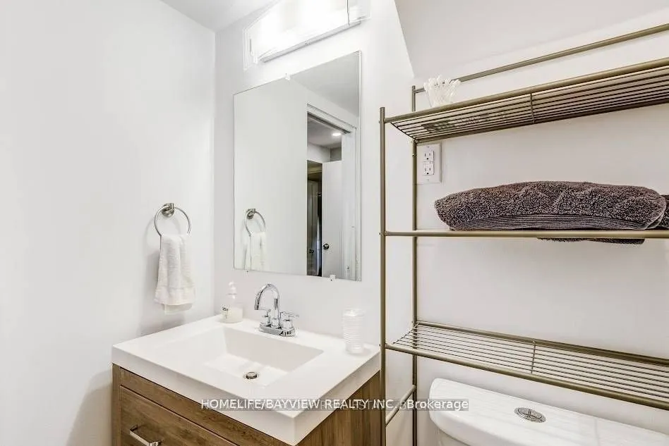 64 RUTLEDGE ( basement) Avenue