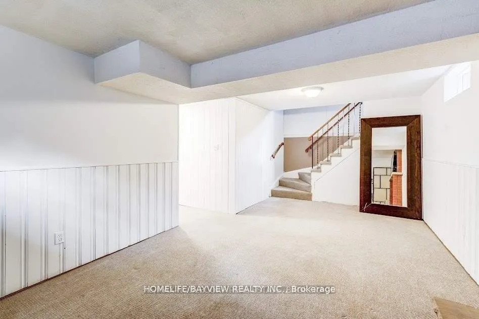 64 RUTLEDGE ( basement) Avenue
