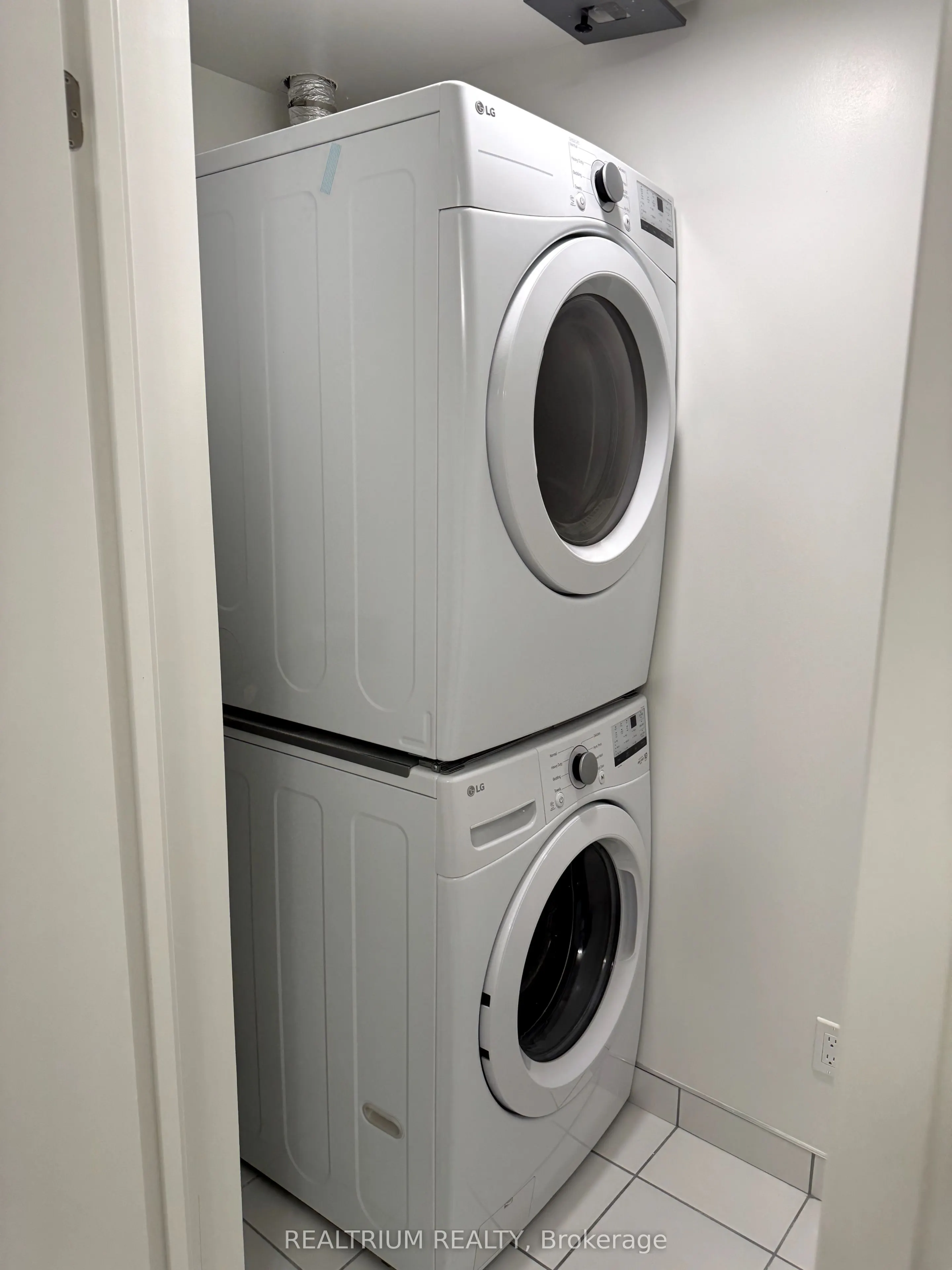 38 Simcoe Promenade, #C302