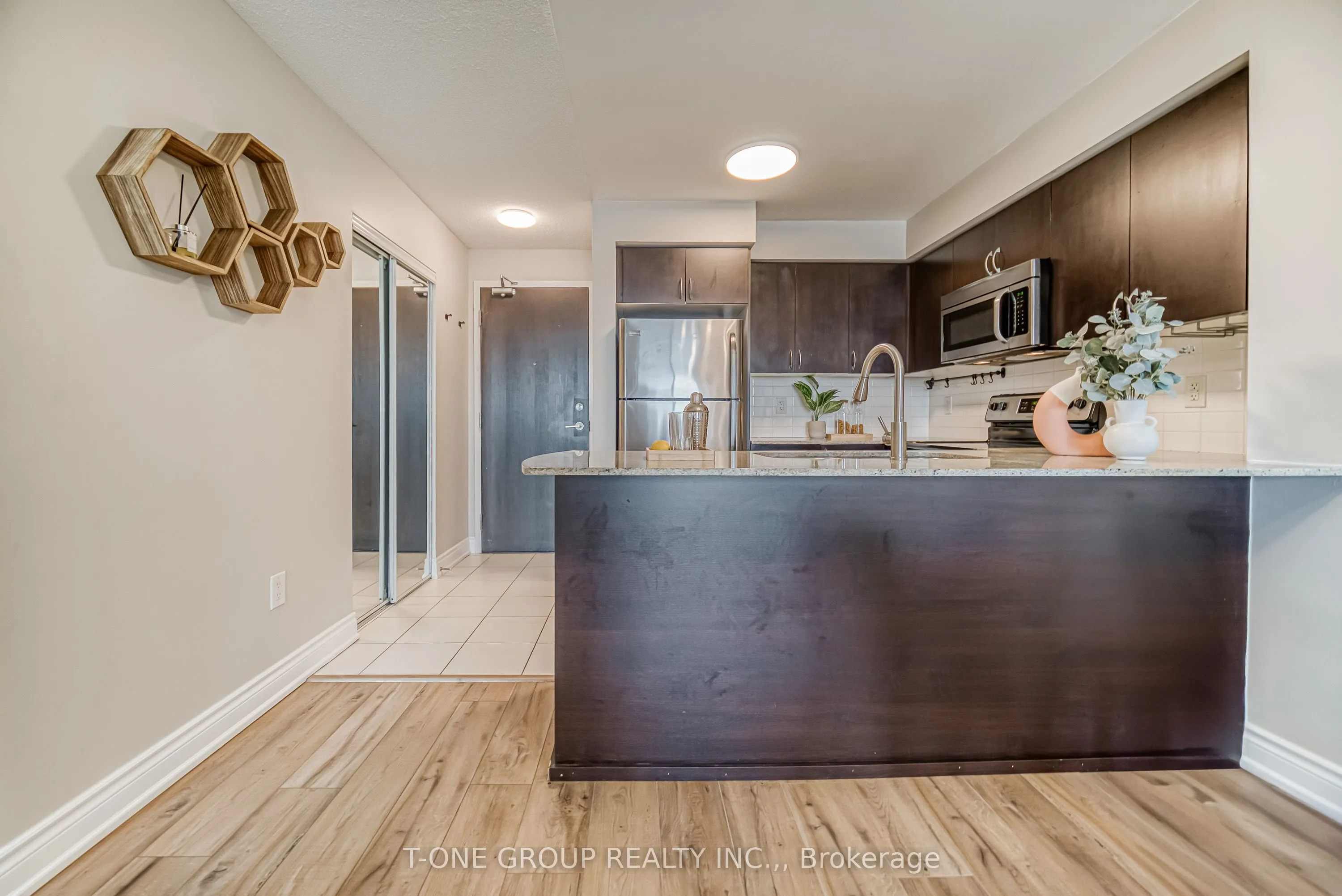 75 King William Crescent, #909