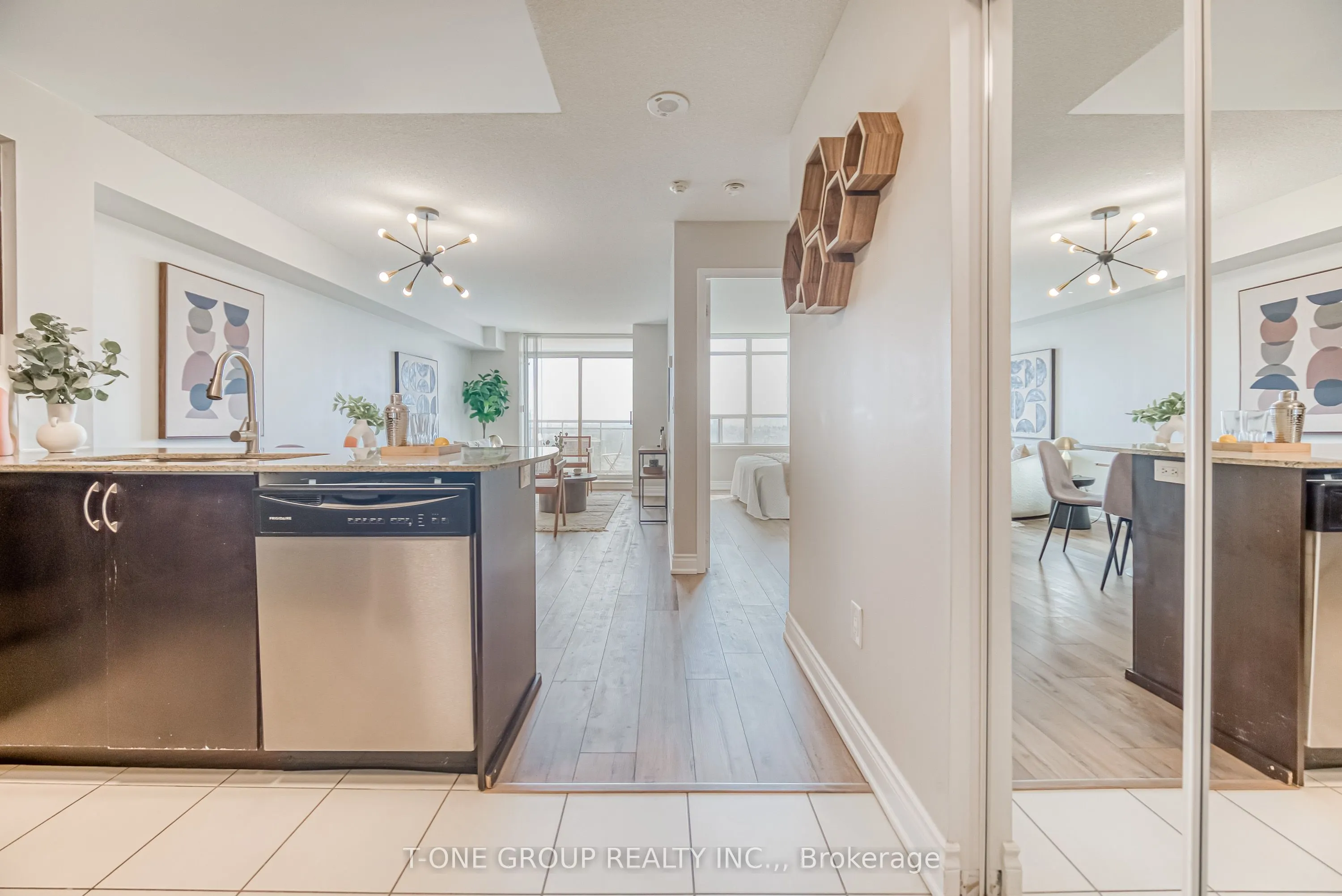 75 King William Crescent, #909