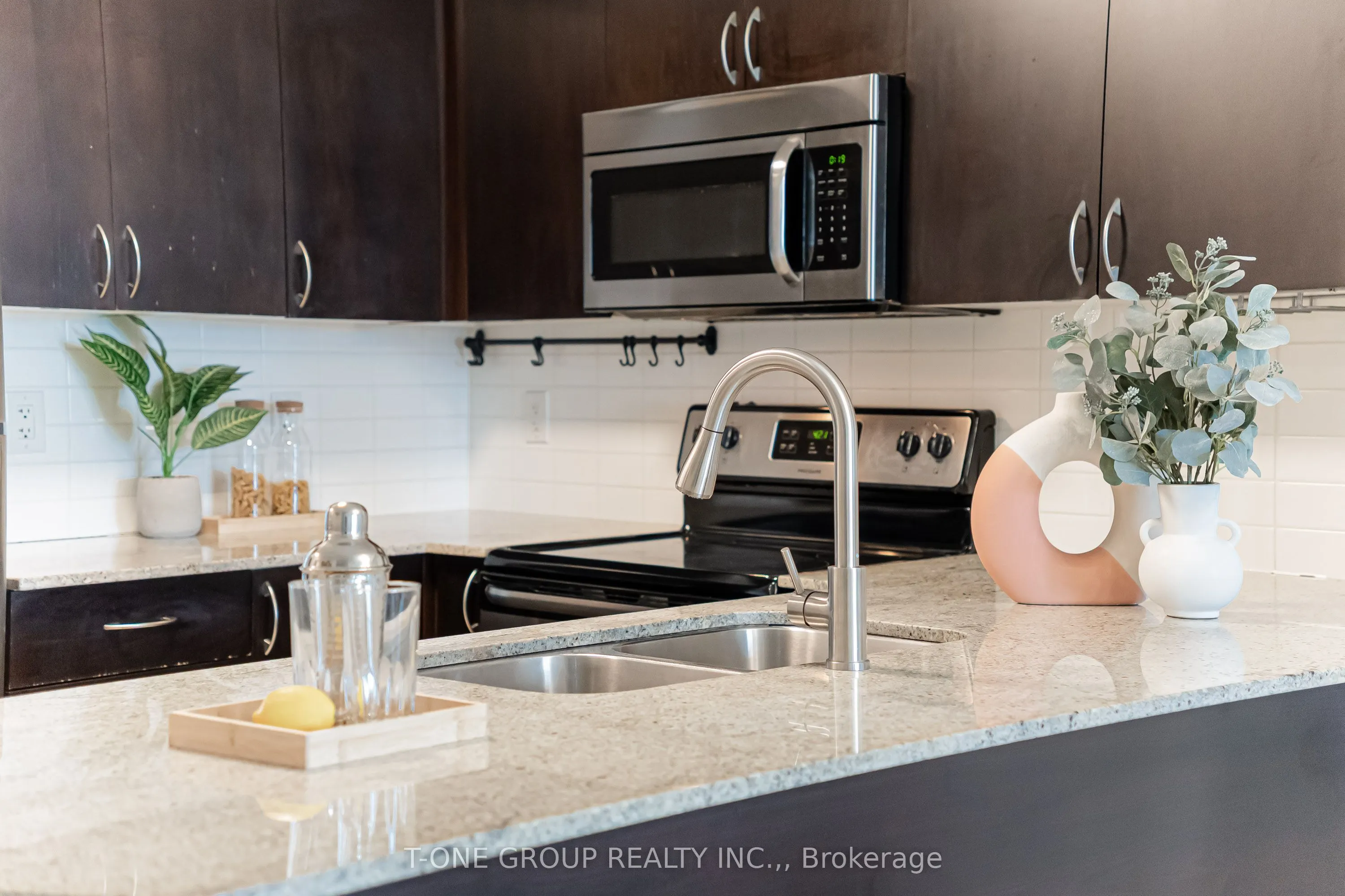 75 King William Crescent, #909