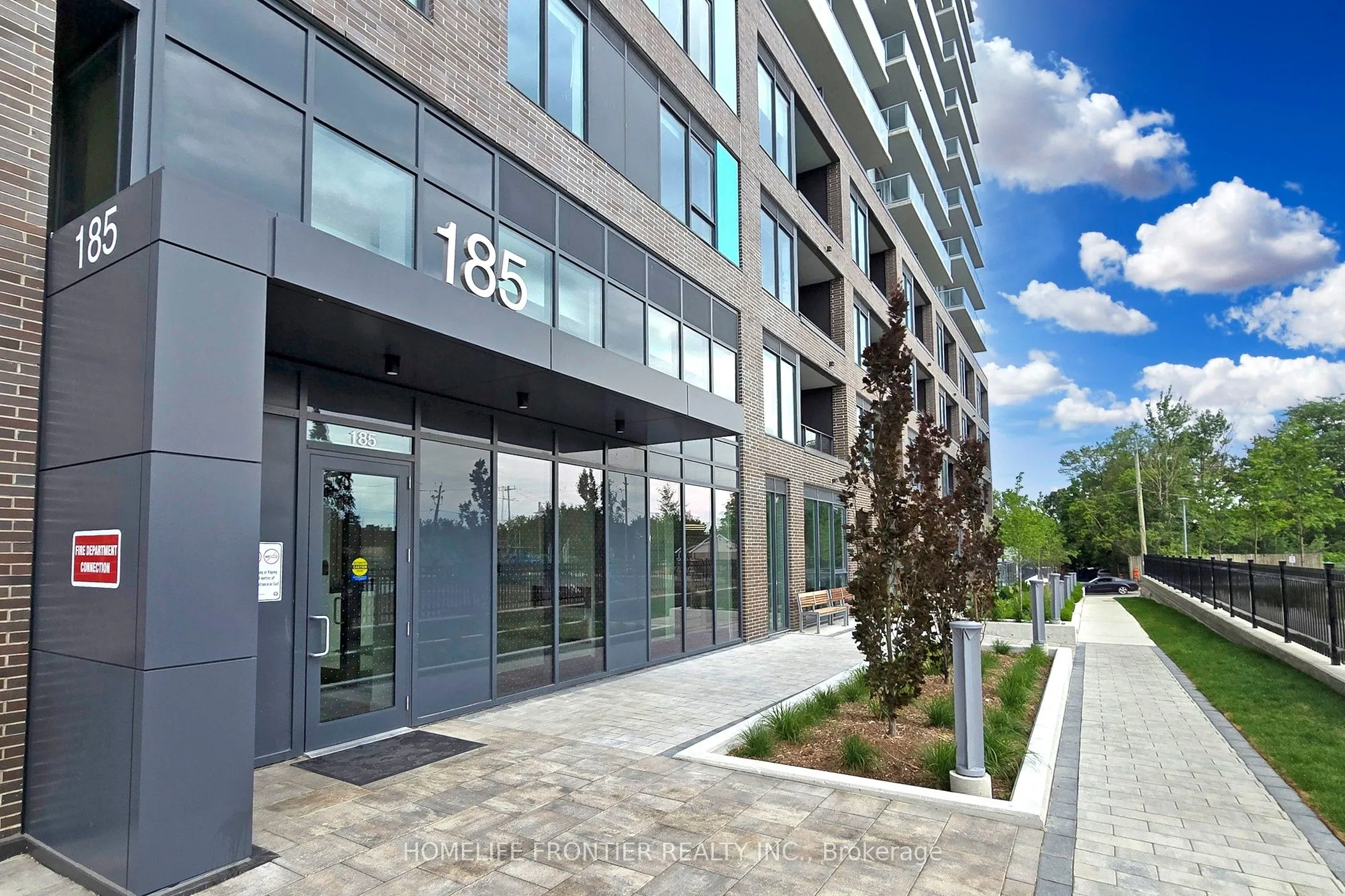 185 Deerfield Road, #220
