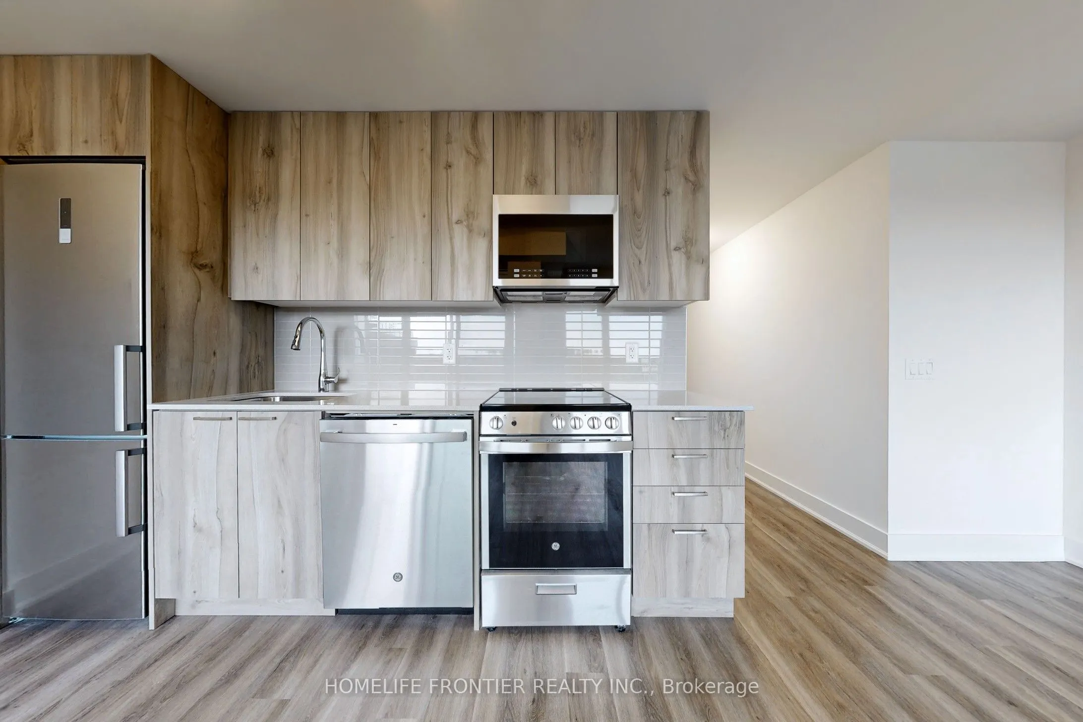185 Deerfield Road, #220