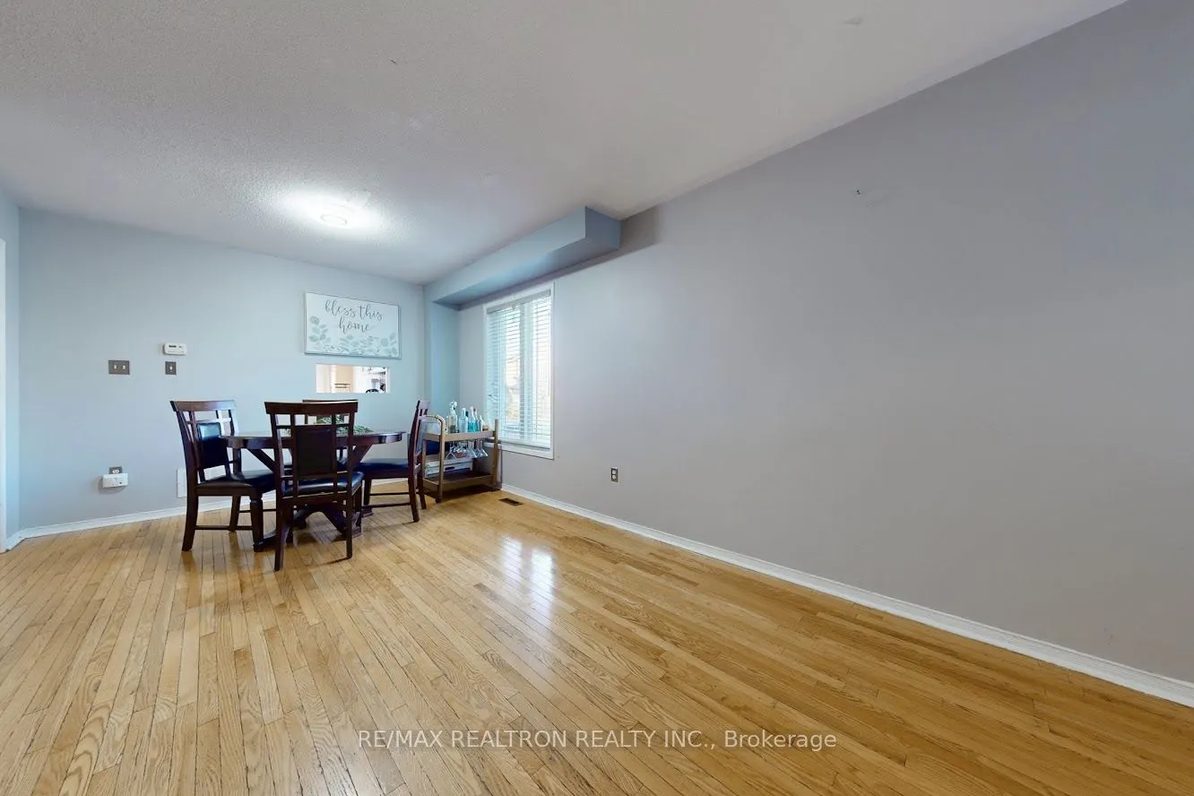4 Kalmar Crescent