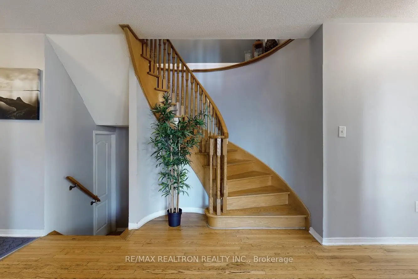 4 Kalmar Crescent