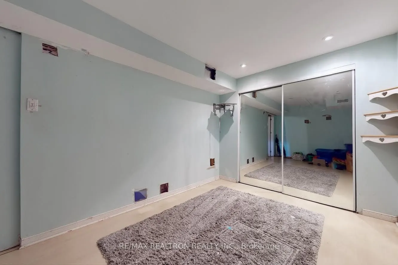 4 Kalmar Crescent