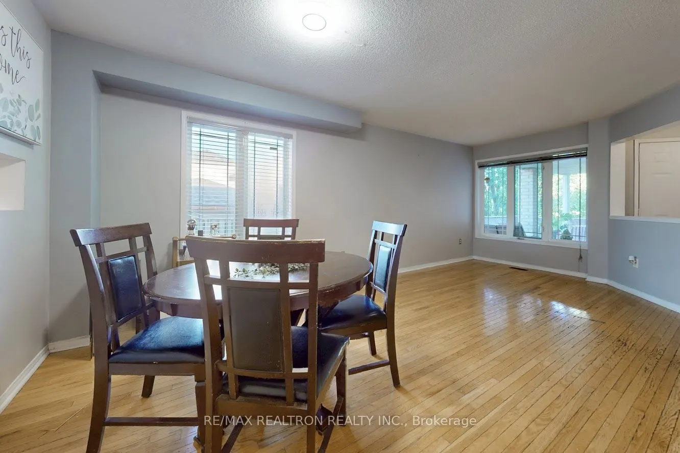 4 Kalmar Crescent