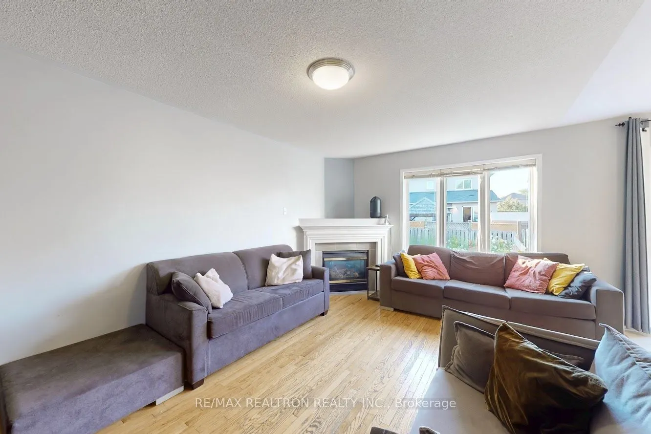 4 Kalmar Crescent
