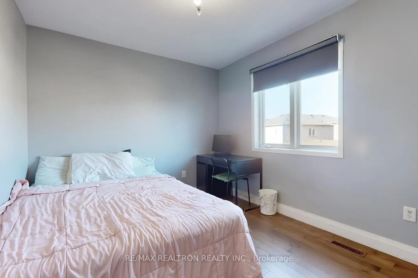 4 Kalmar Crescent