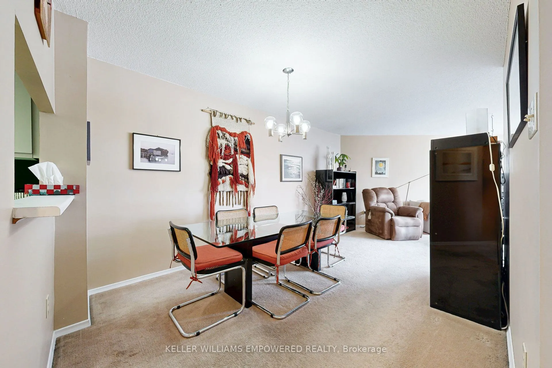 7460 Bathurst Street, #401