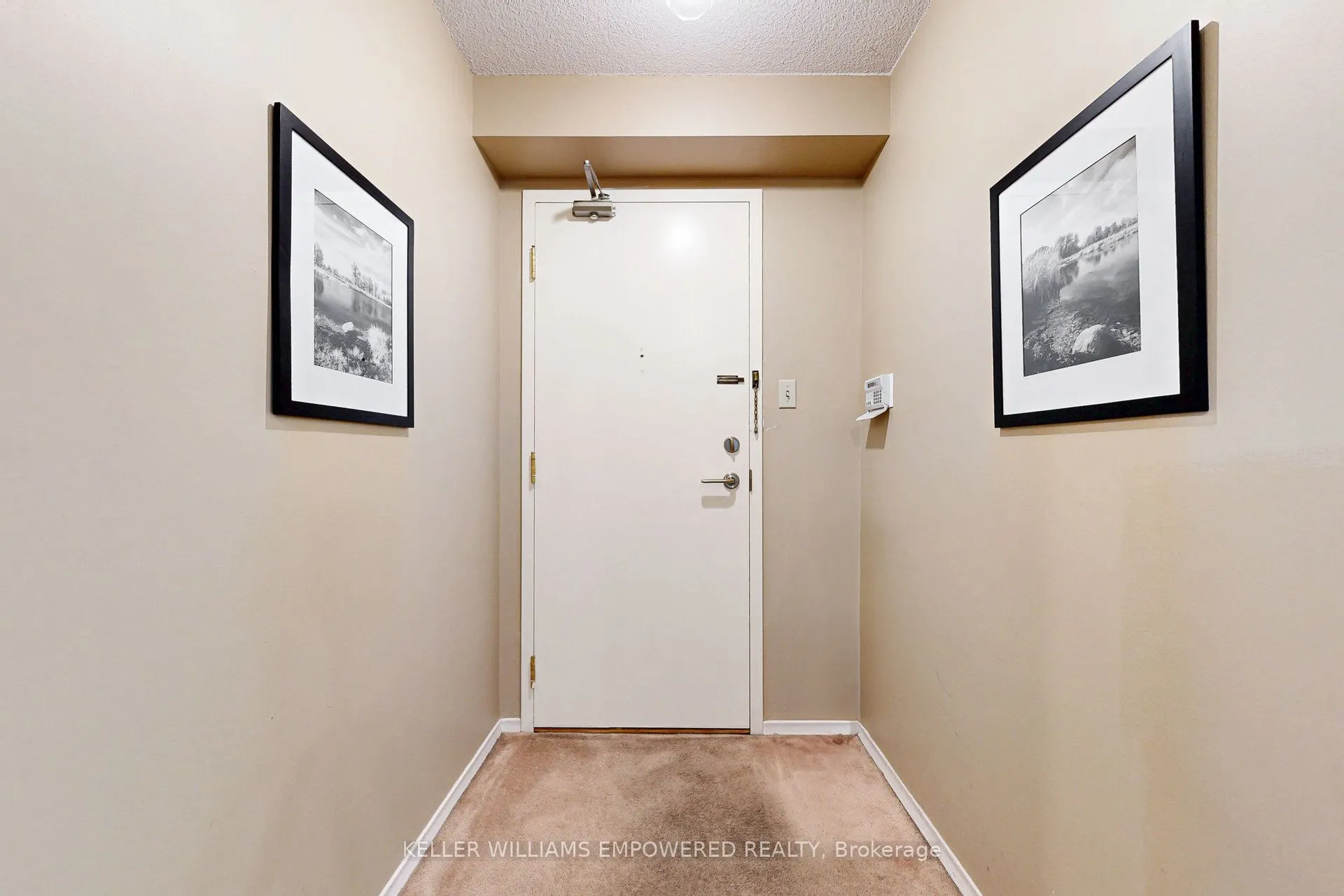 7460 Bathurst Street, #401