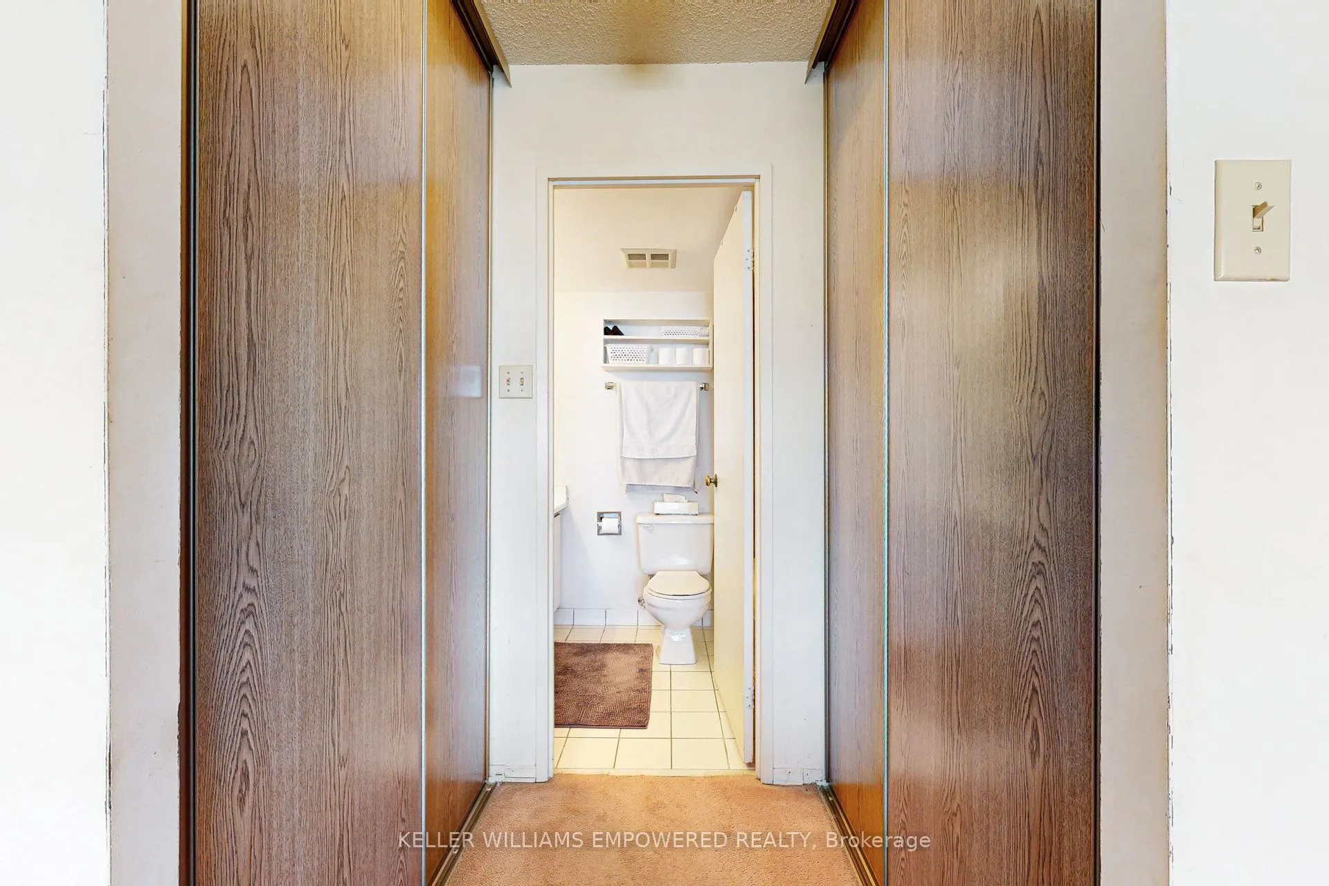 7460 Bathurst Street, #401