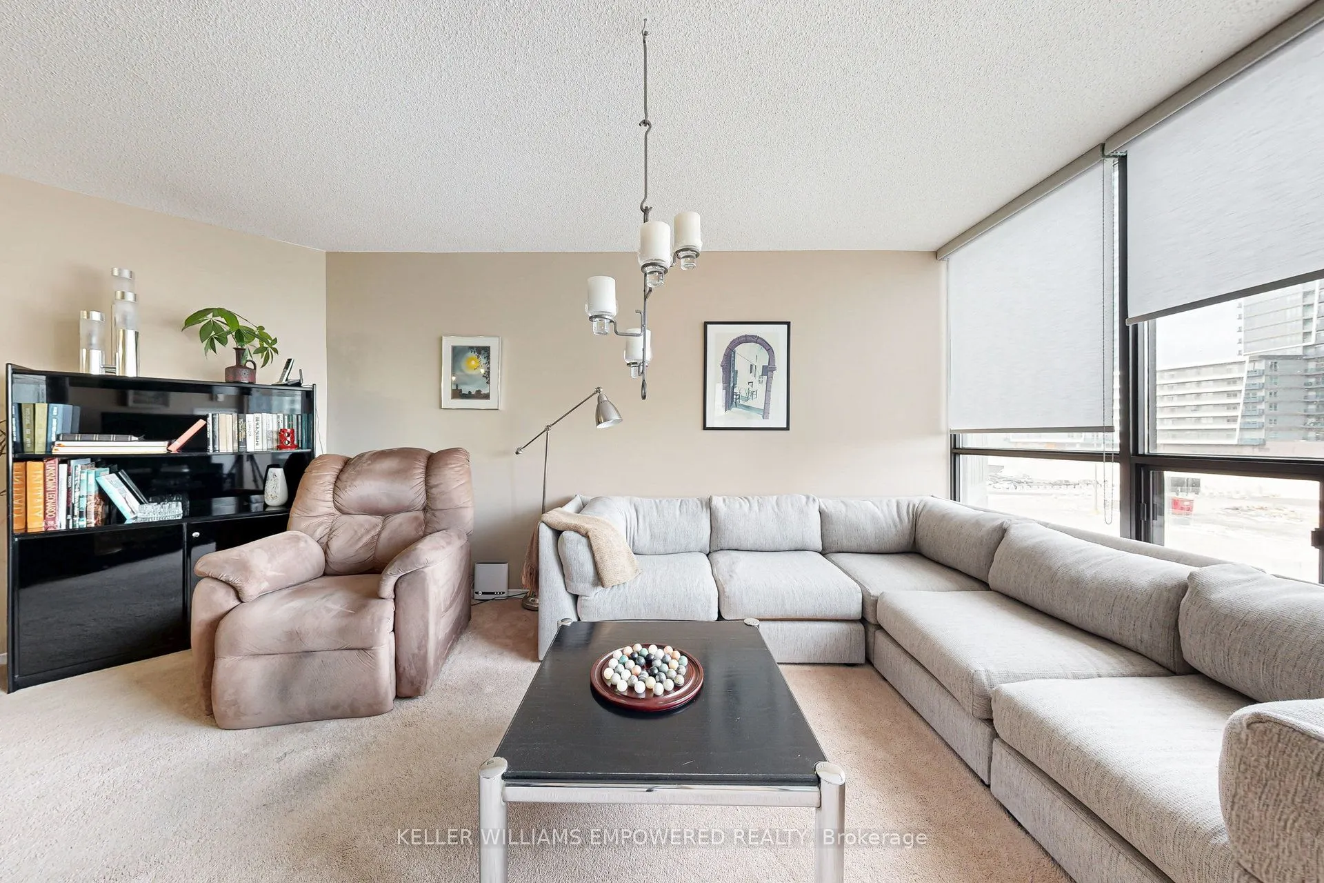 7460 Bathurst Street, #401