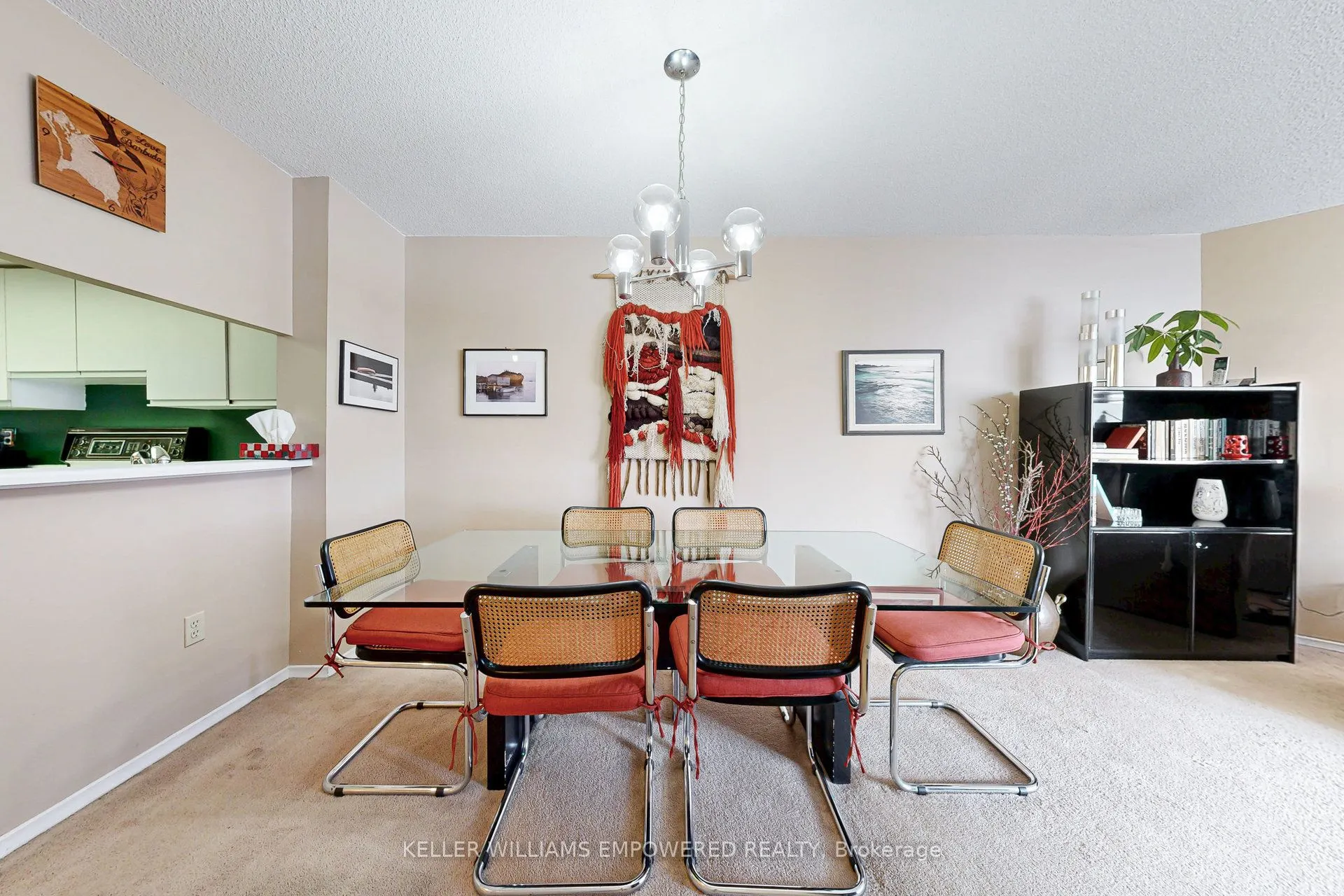 7460 Bathurst Street, #401
