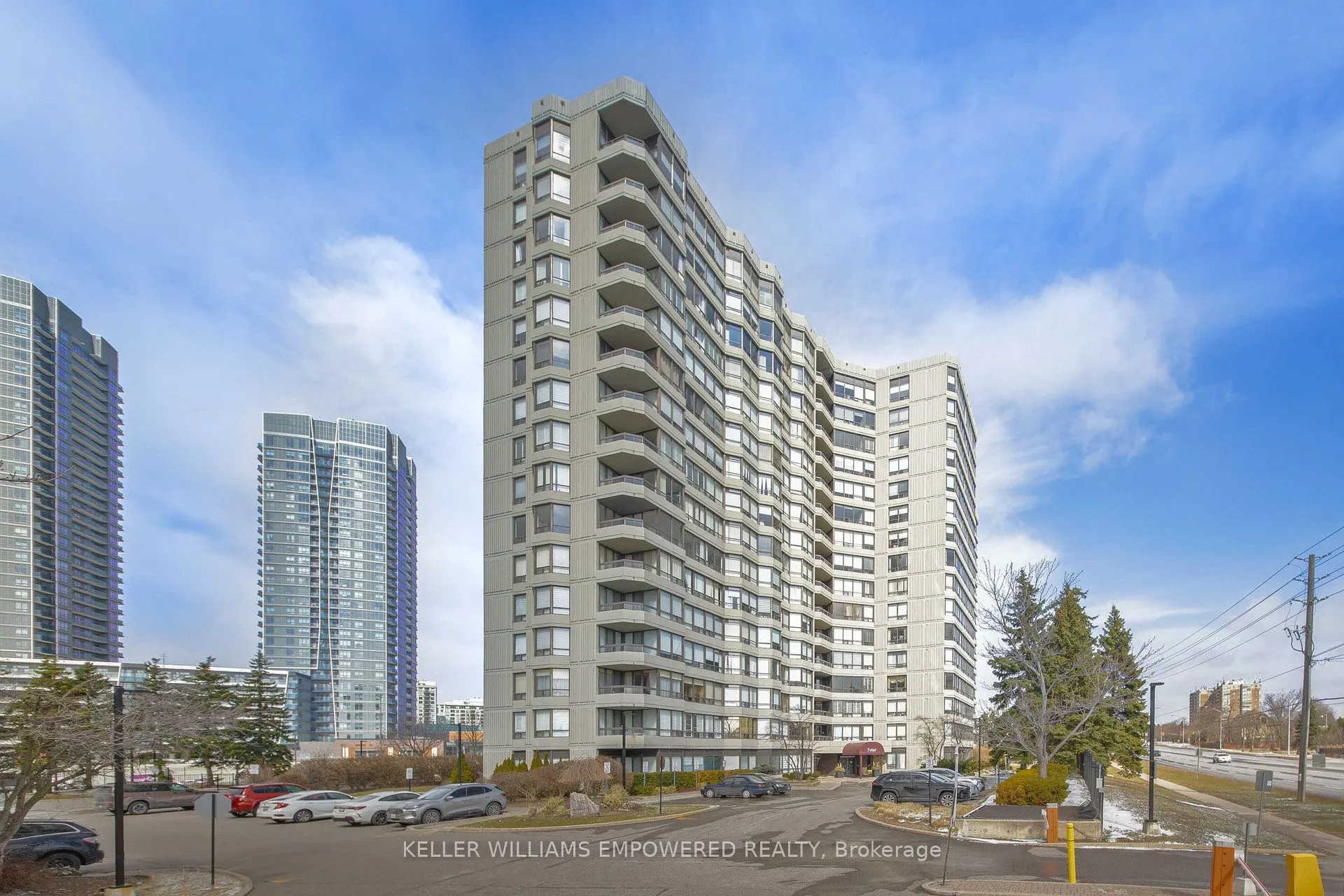 7460 Bathurst Street, #401