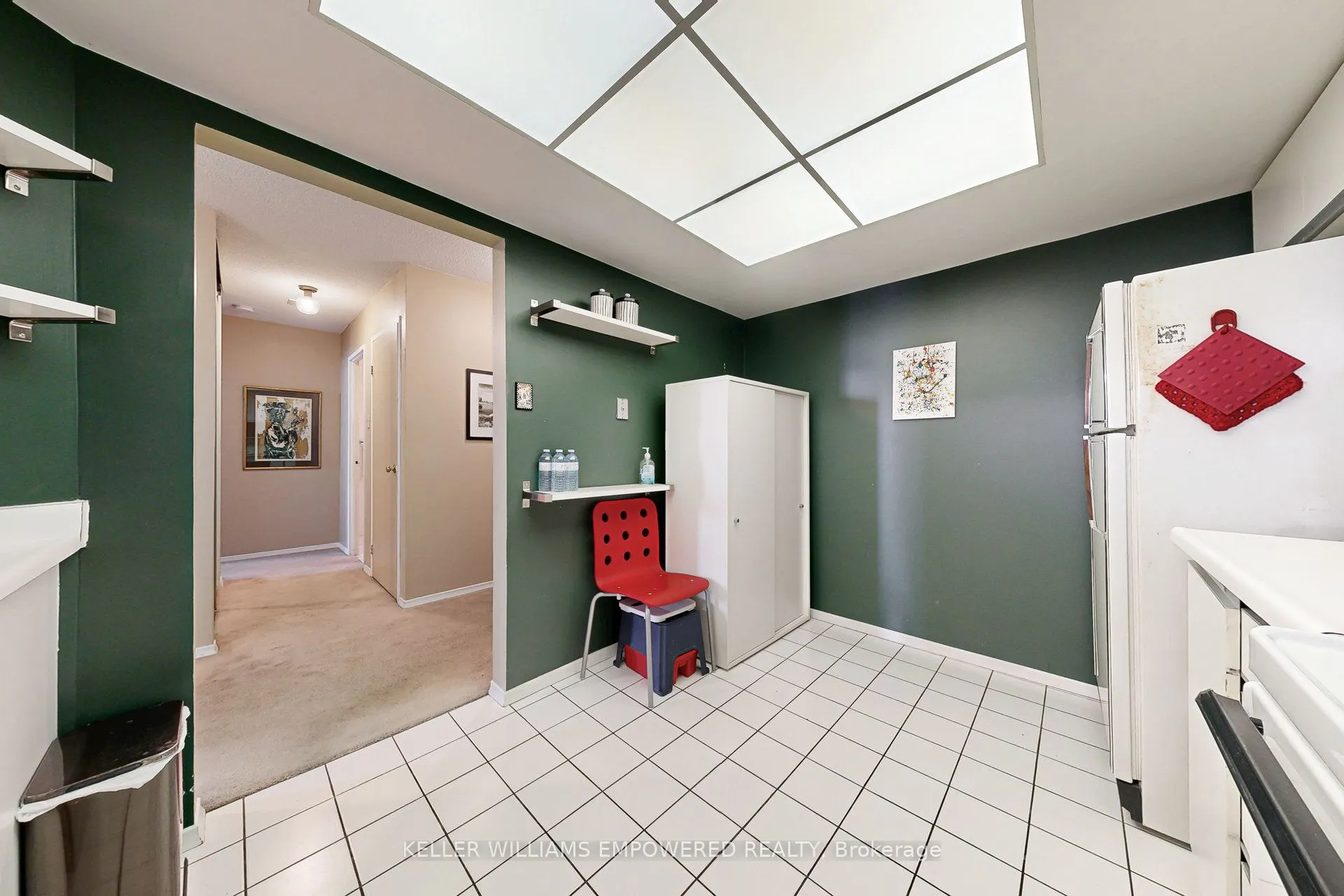 7460 Bathurst Street, #401