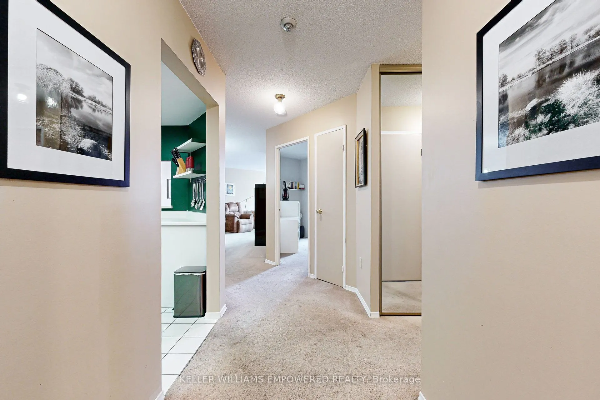 7460 Bathurst Street, #401