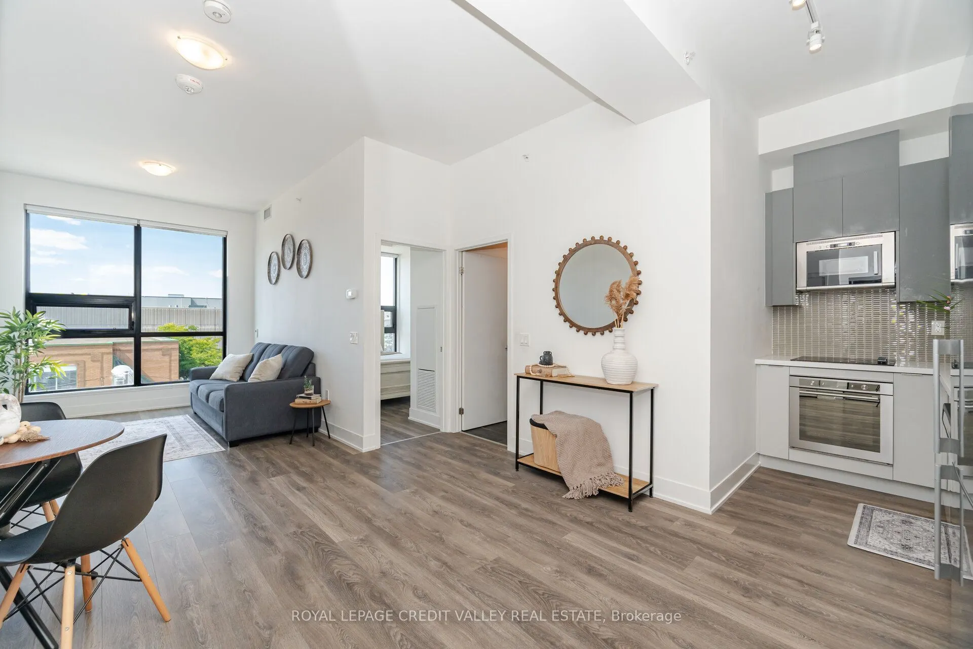2908 Highway 7 Road, #211