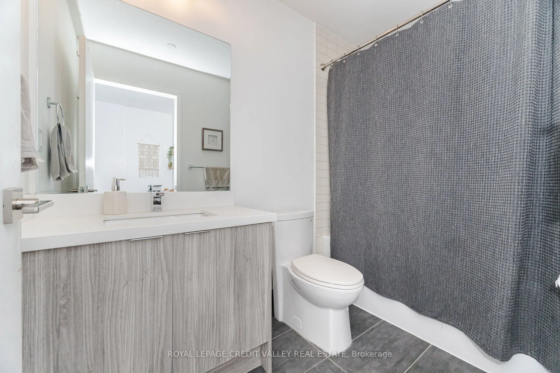 2908 Highway 7 Road, #211