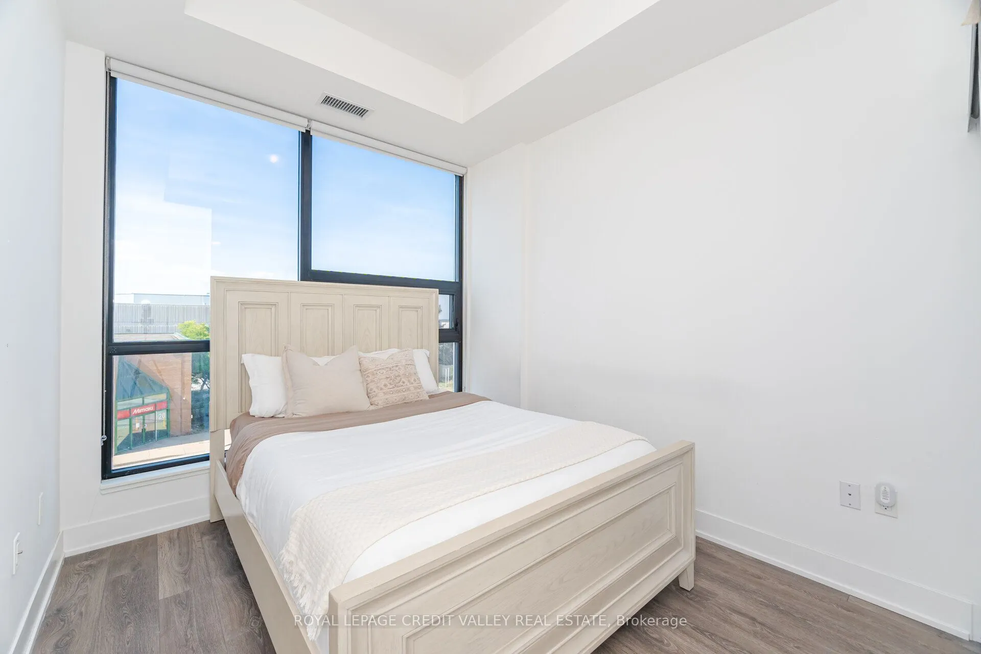 2908 Highway 7 Road, #211