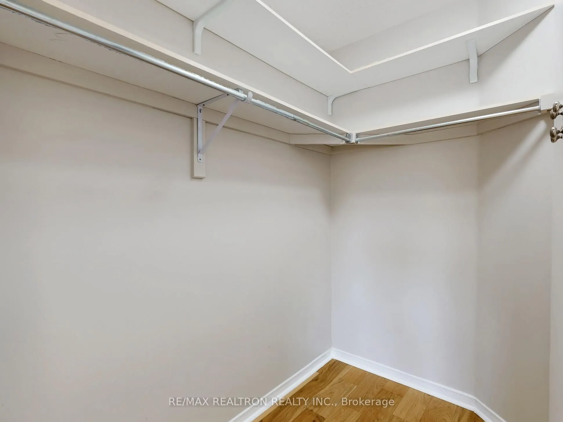 8 Coburg Crescent