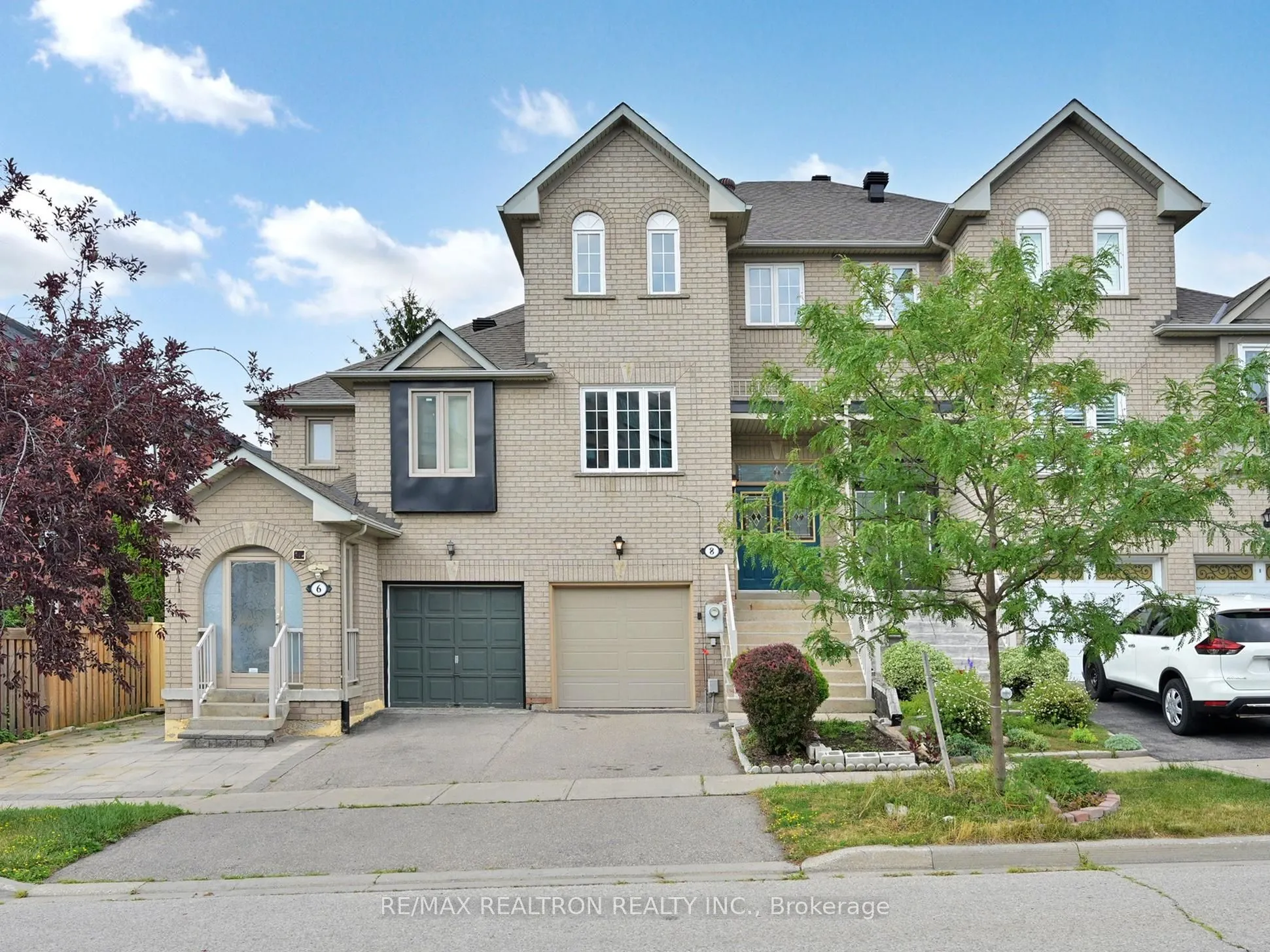 8 Coburg Crescent