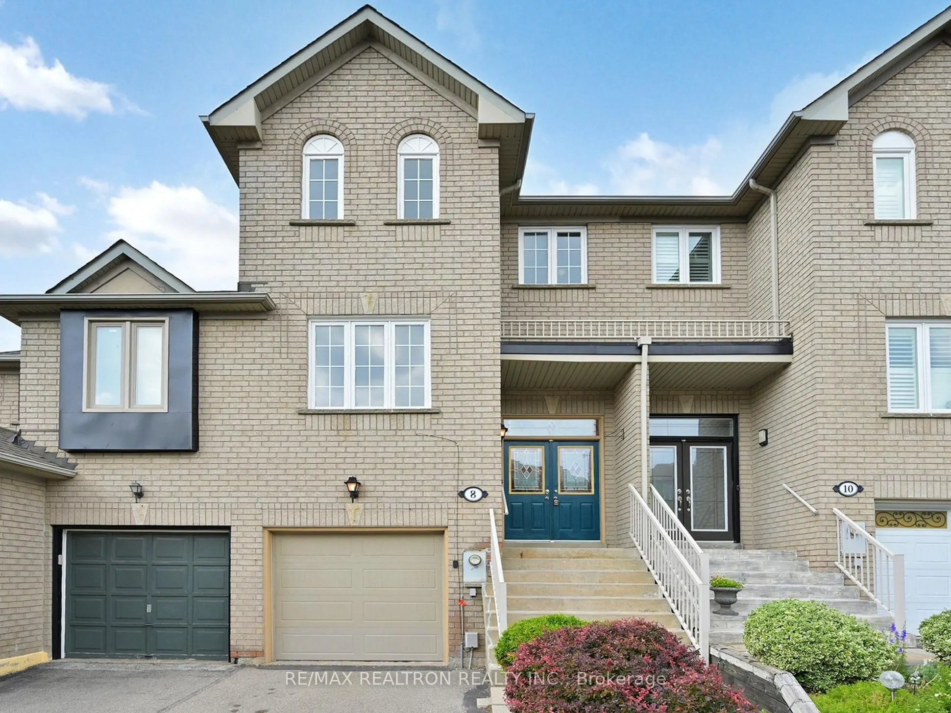 8 Coburg Crescent