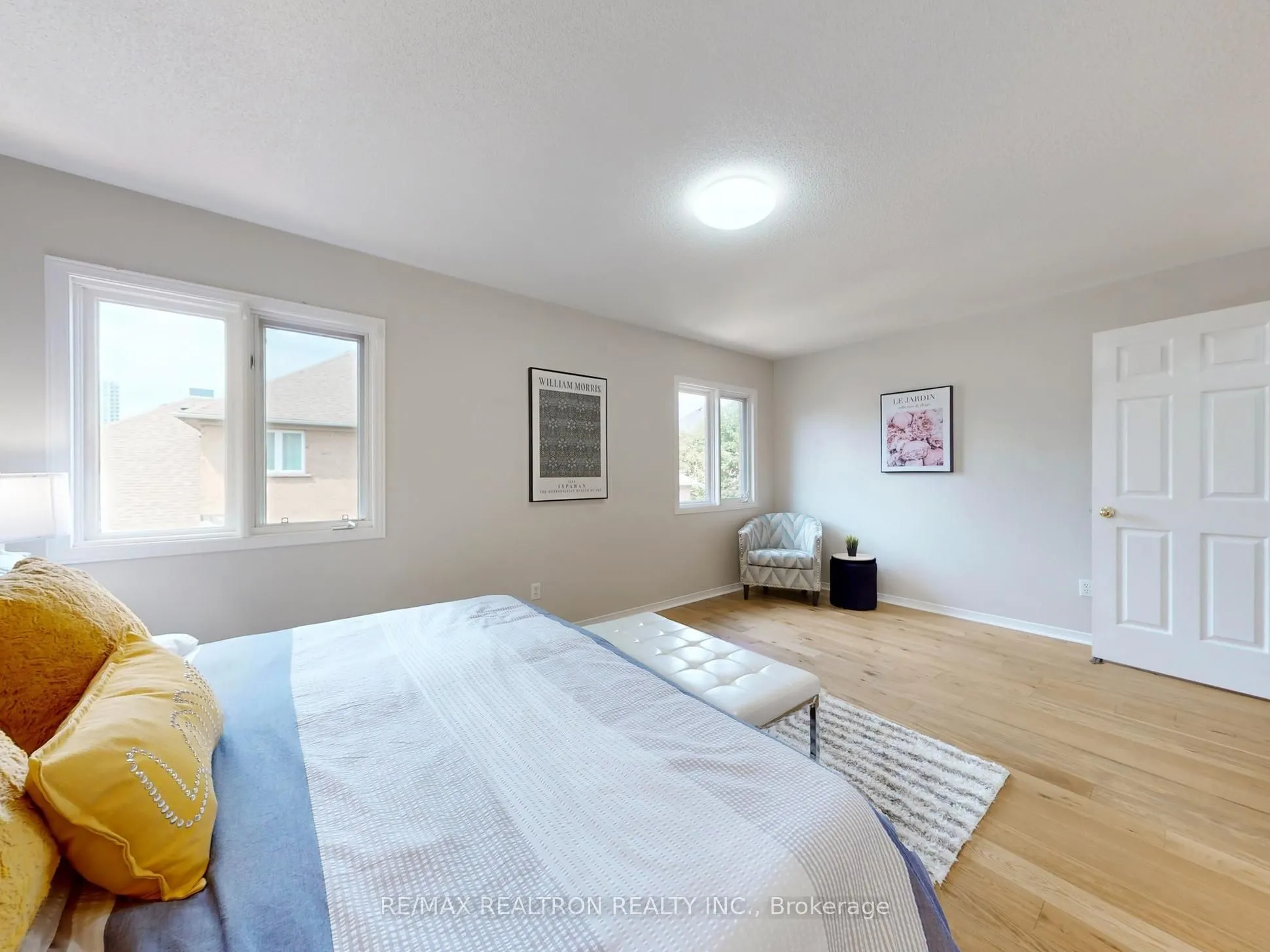 8 Coburg Crescent