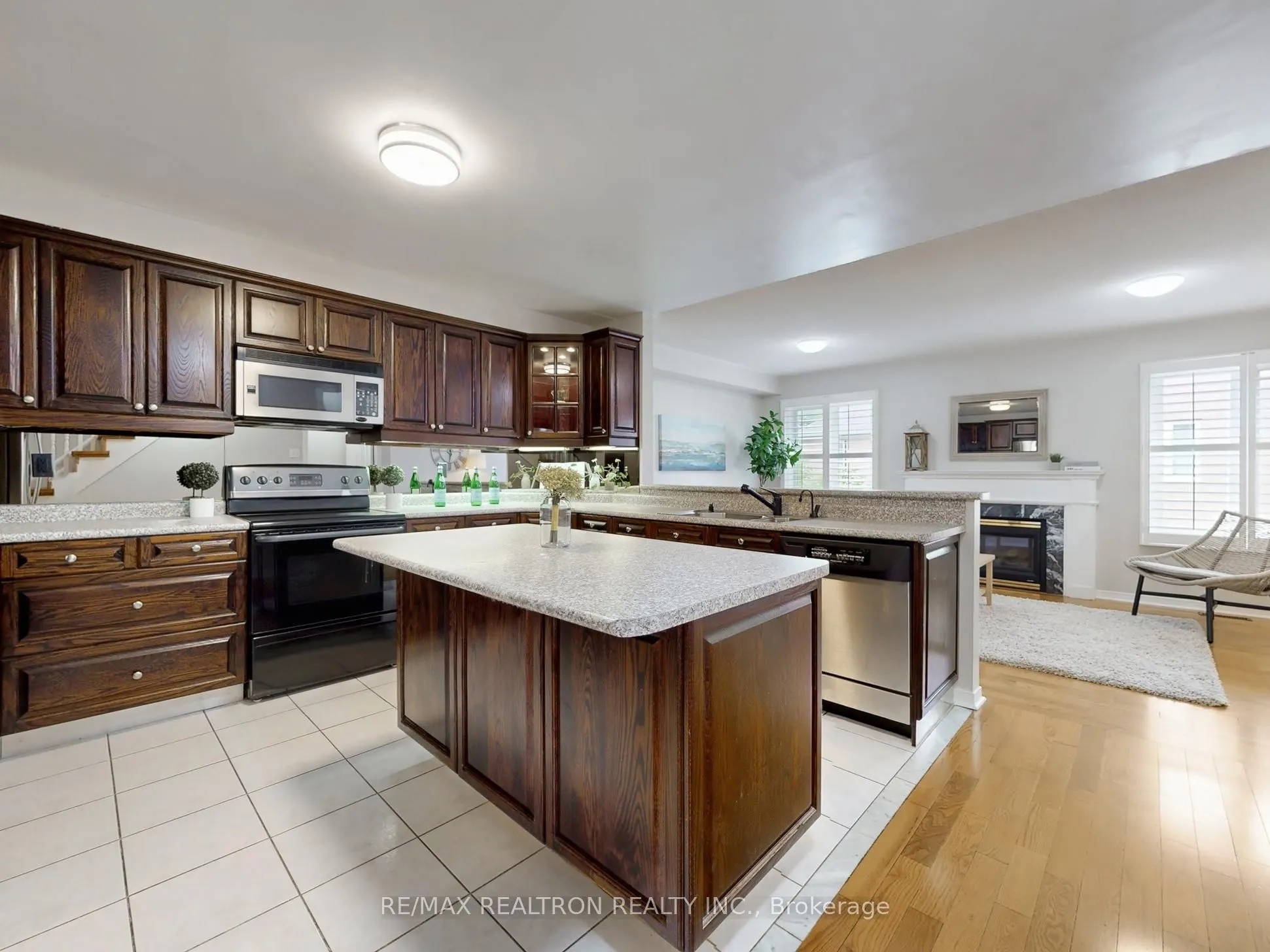 8 Coburg Crescent