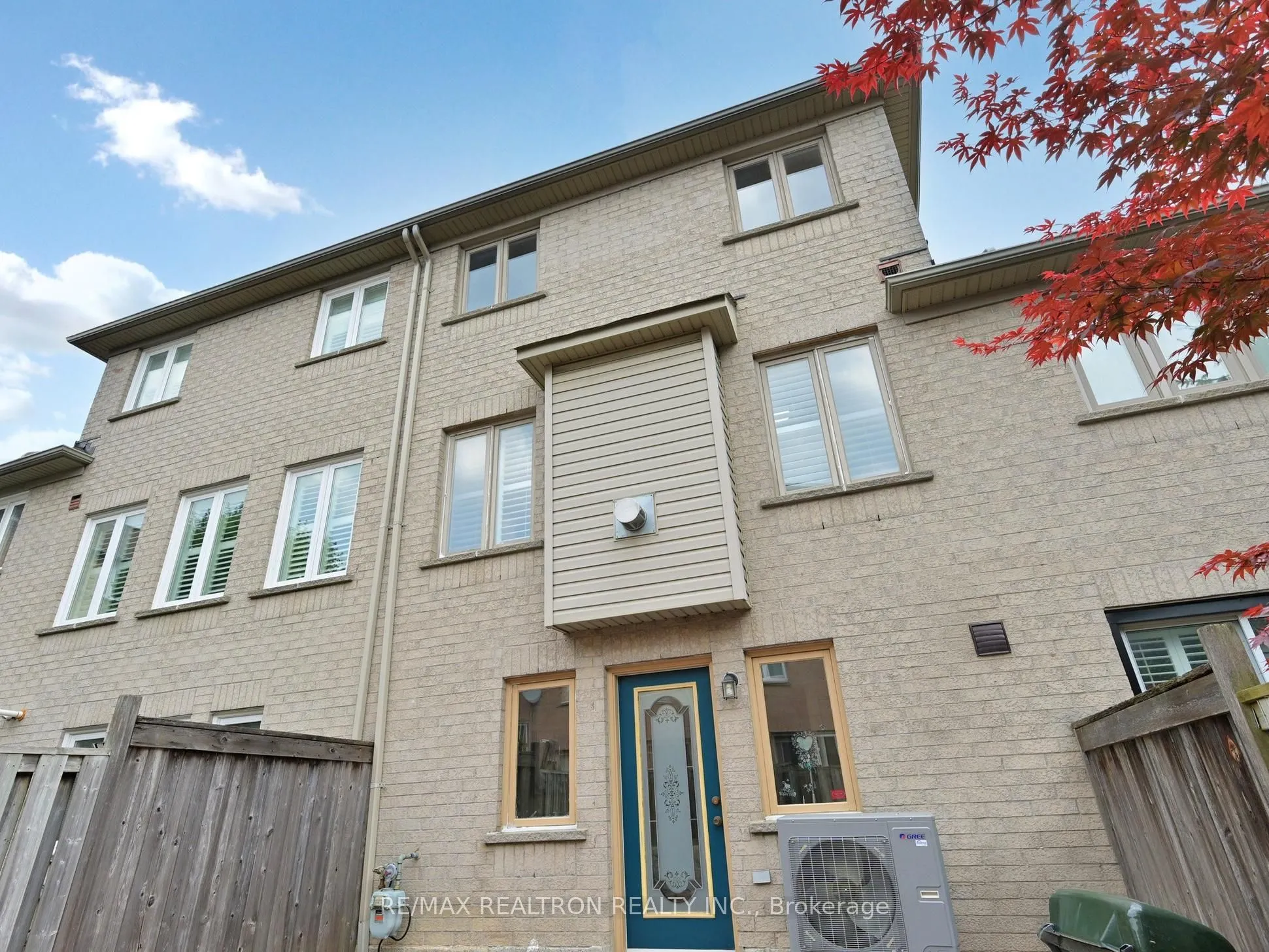 8 Coburg Crescent