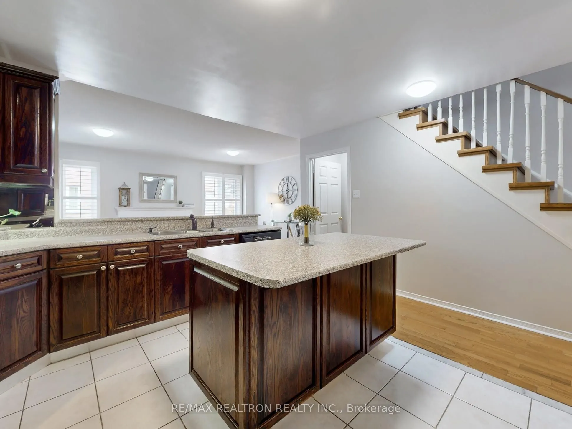 8 Coburg Crescent
