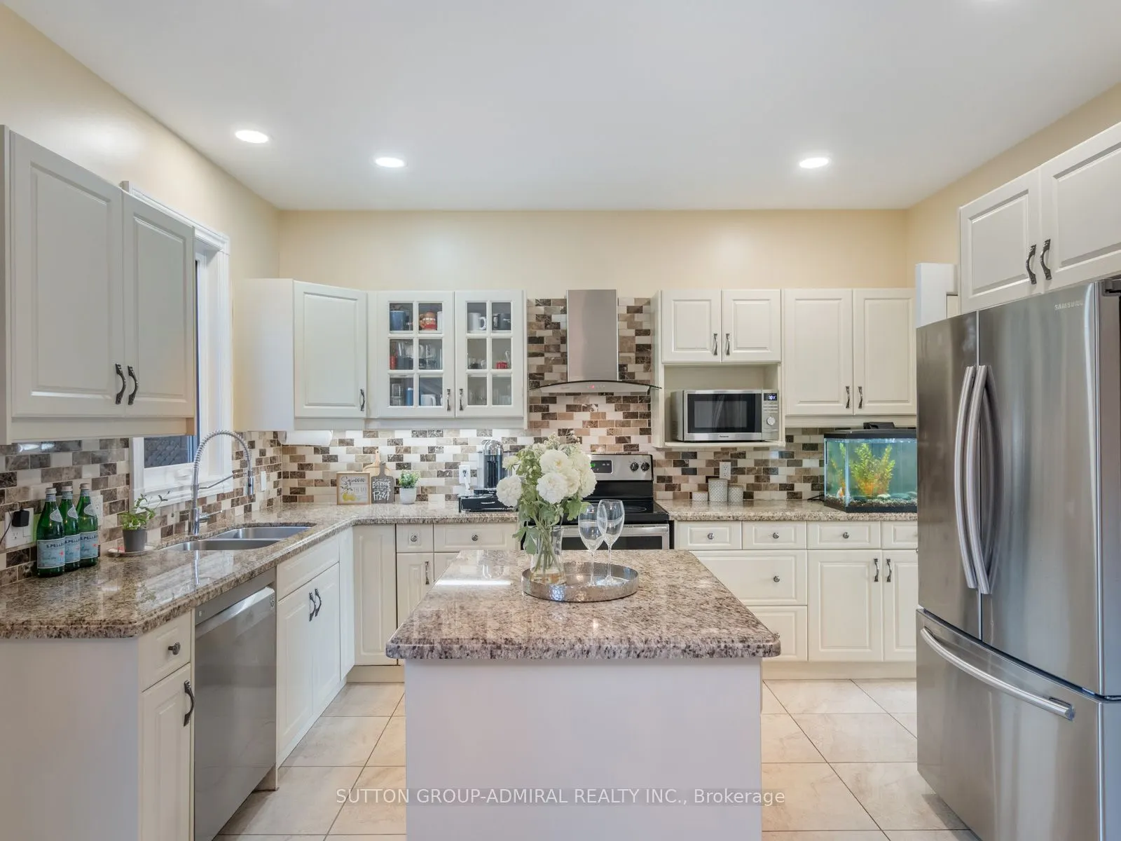 88 Ventura Way
