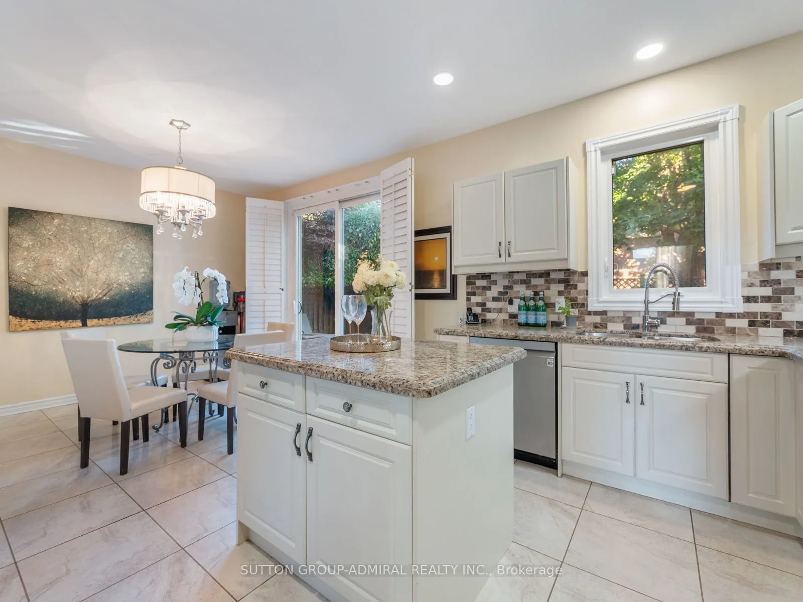 88 Ventura Way