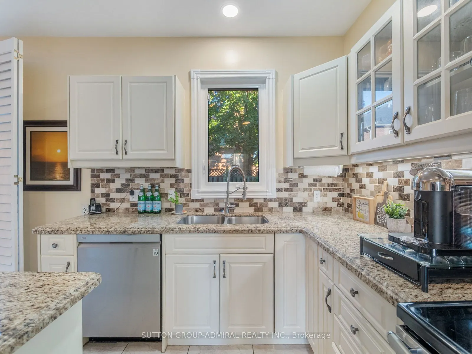 88 Ventura Way