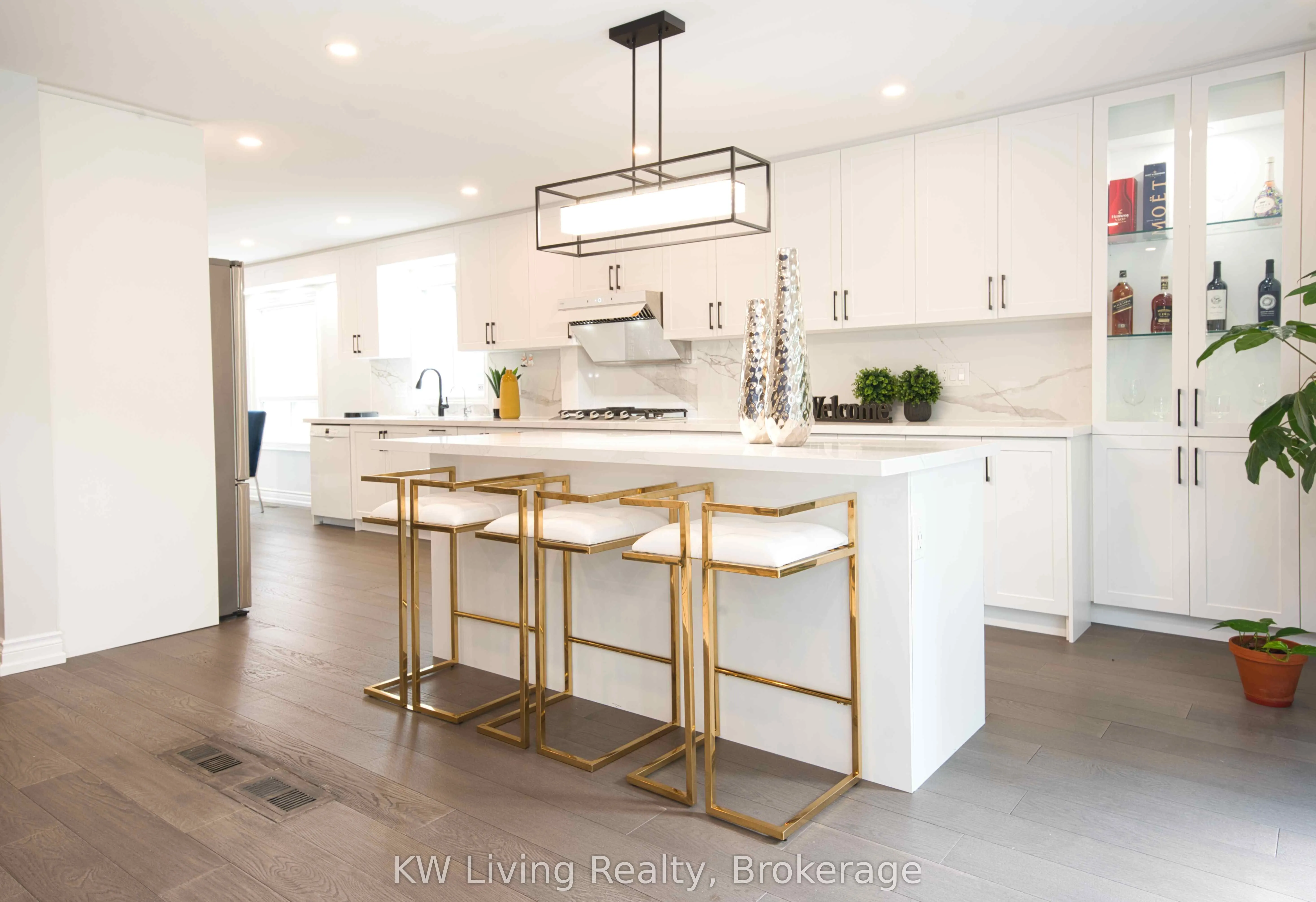 27 Sunbird Boulevard