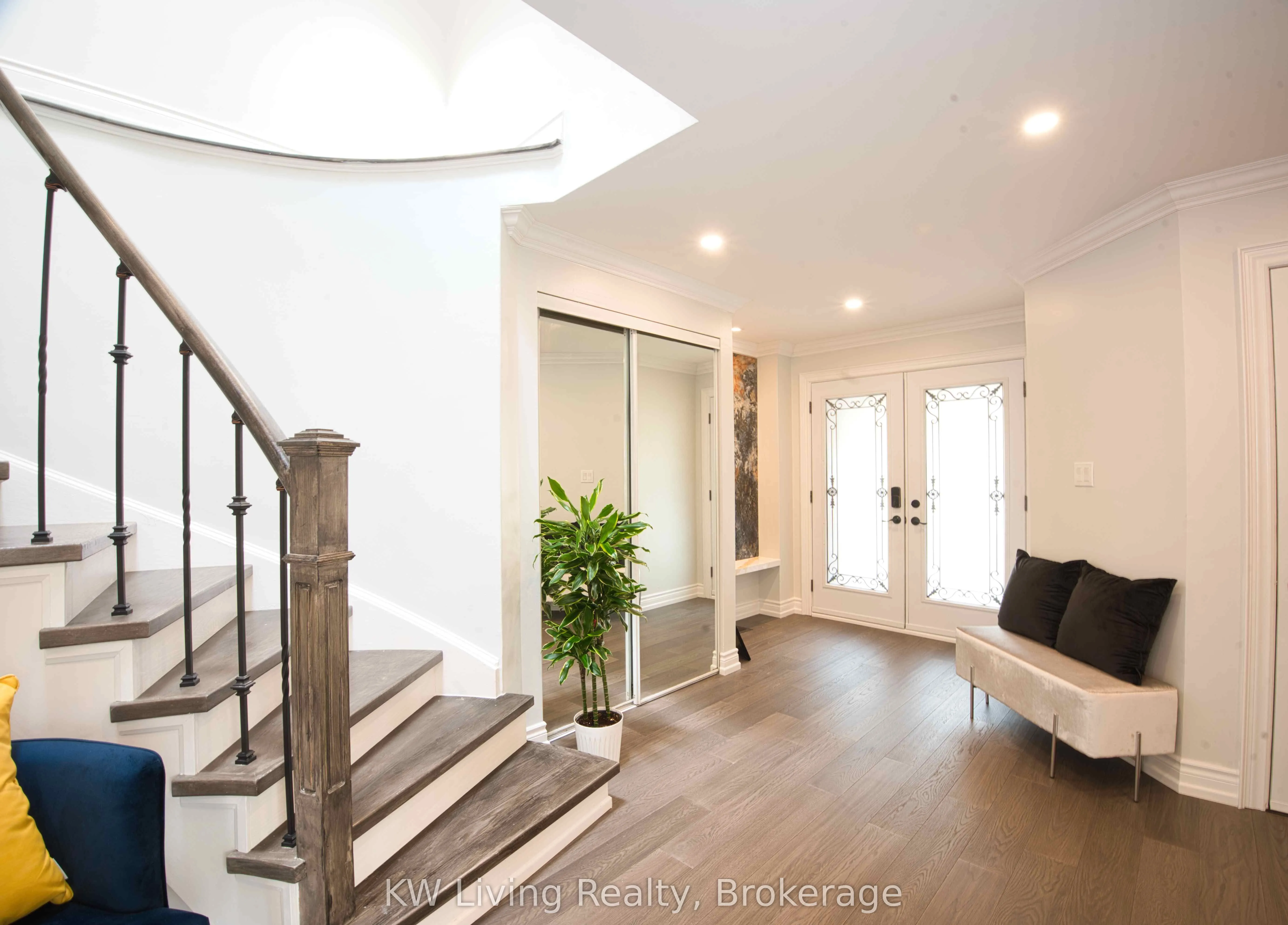 27 Sunbird Boulevard