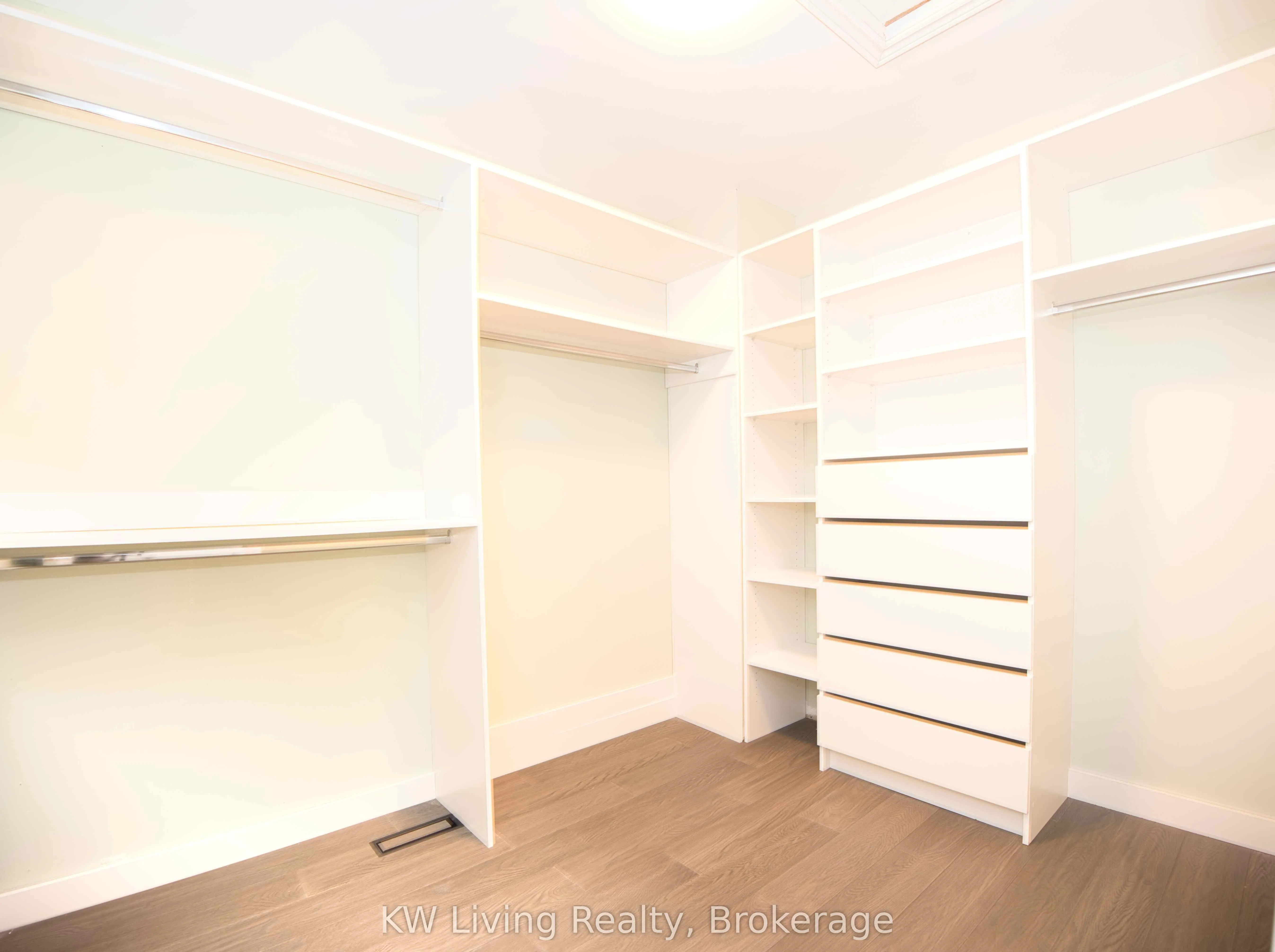 27 Sunbird Boulevard