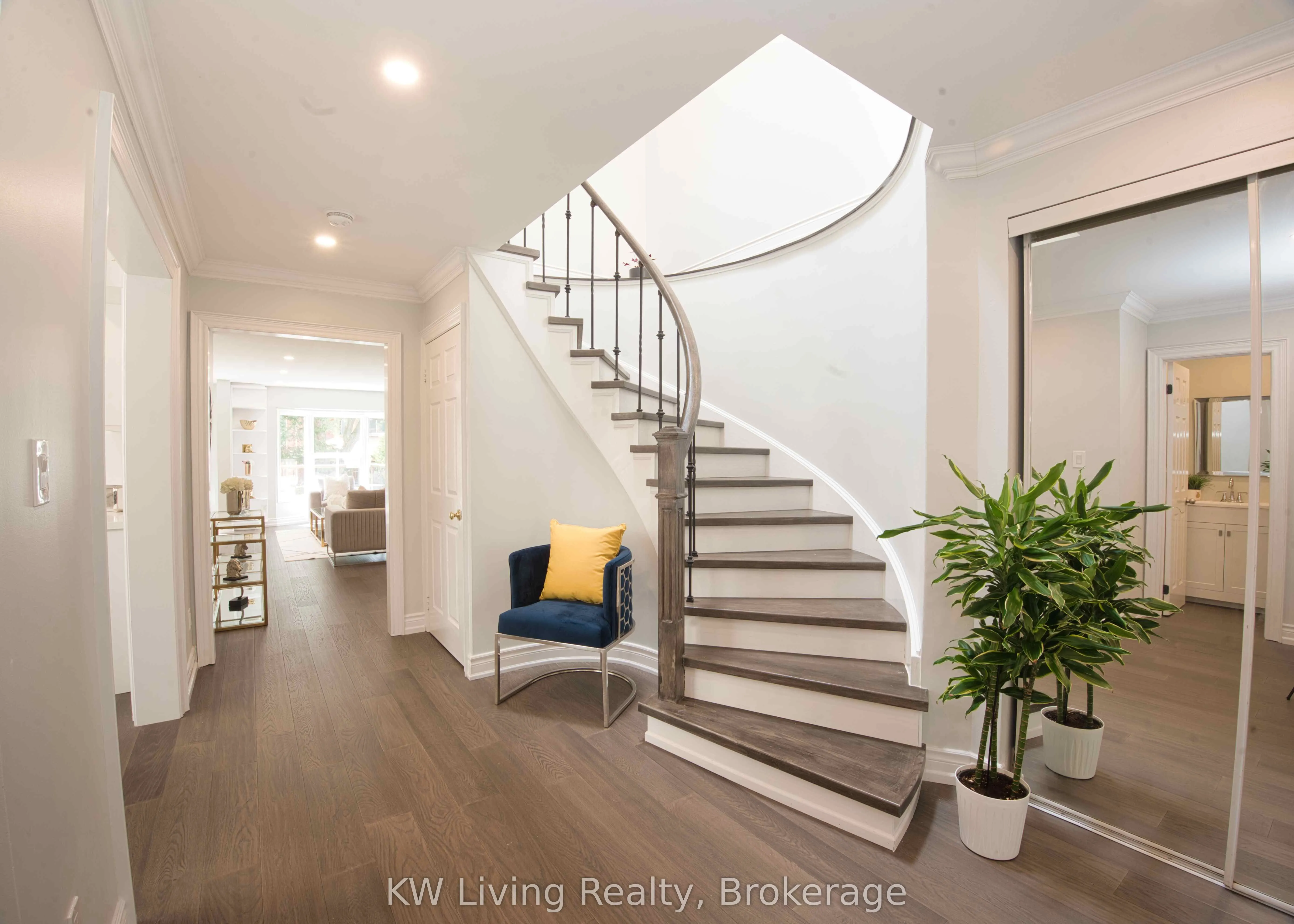 27 Sunbird Boulevard