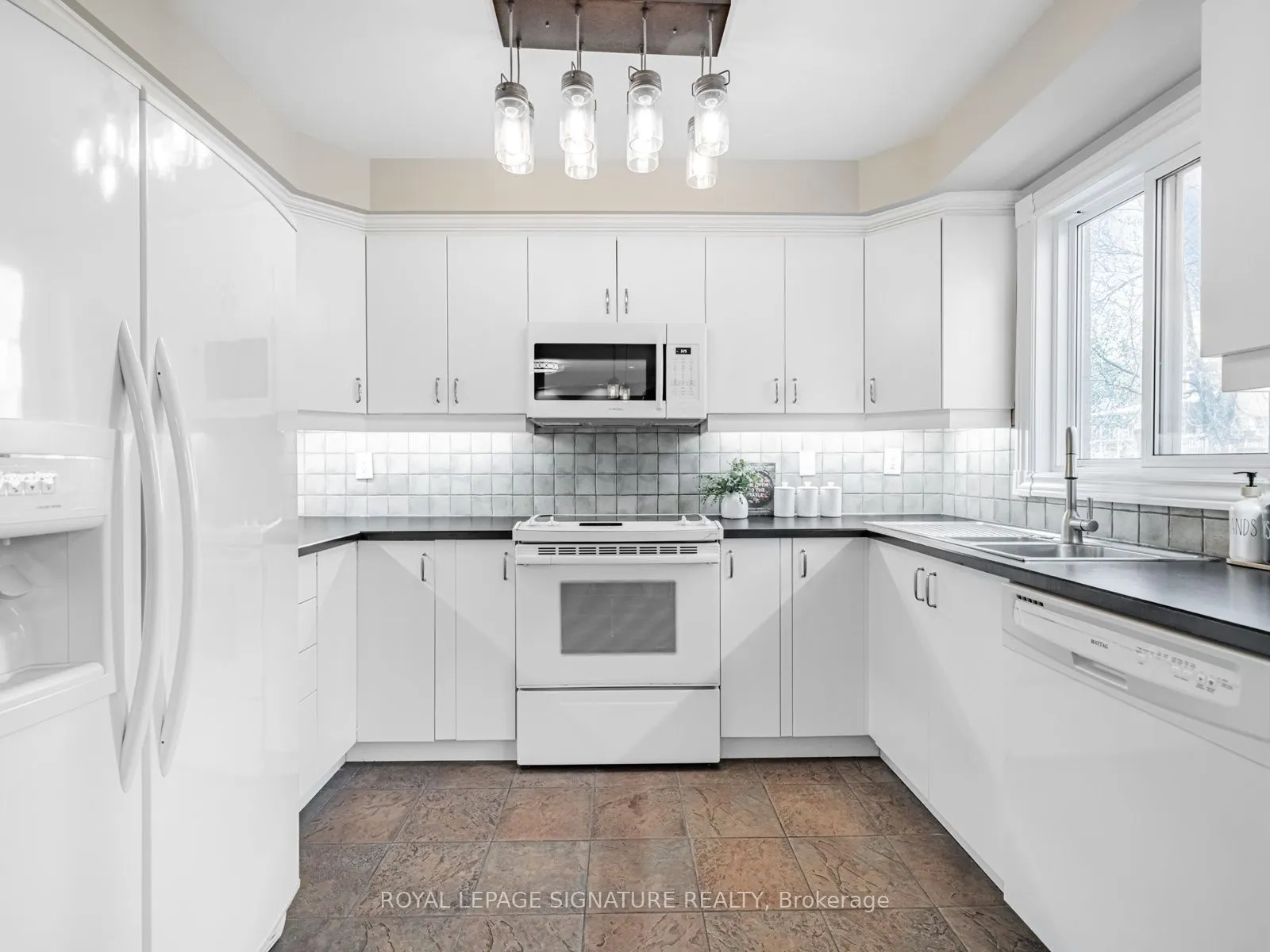 129 Chiswick Crescent