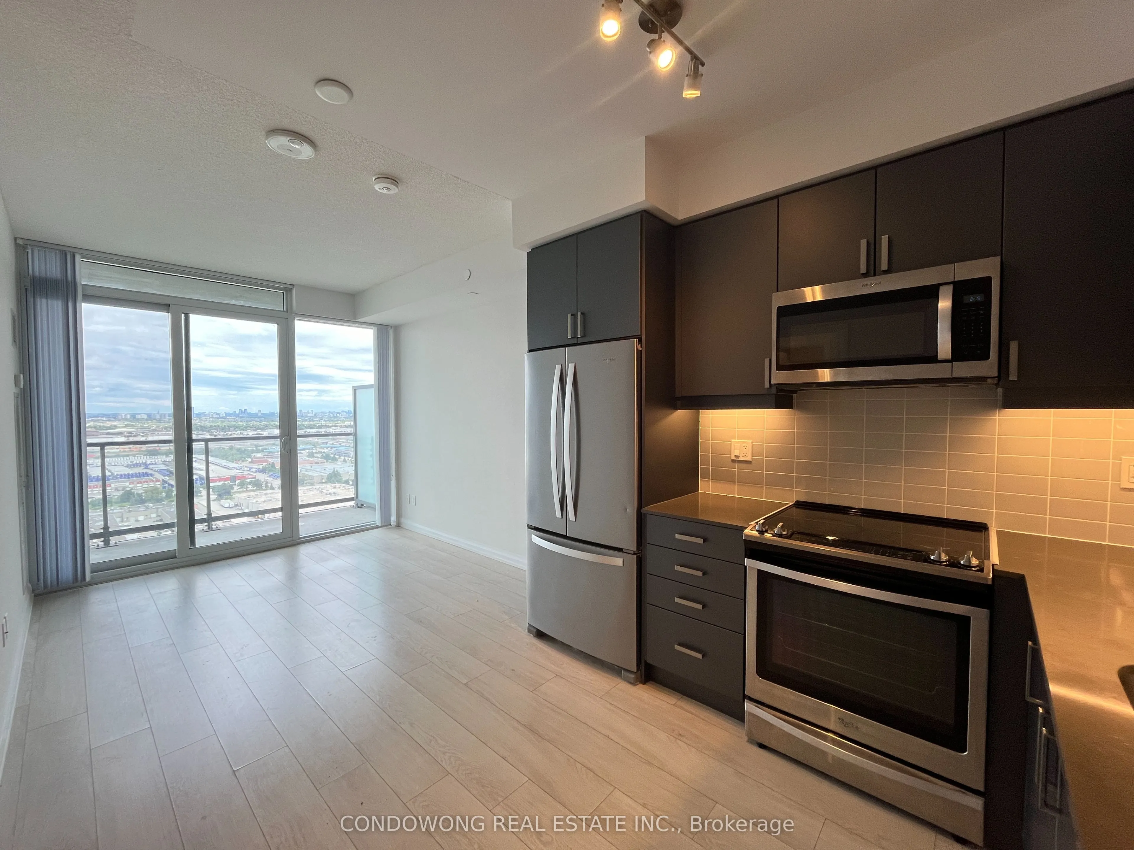 7895 Jane Street, #2817