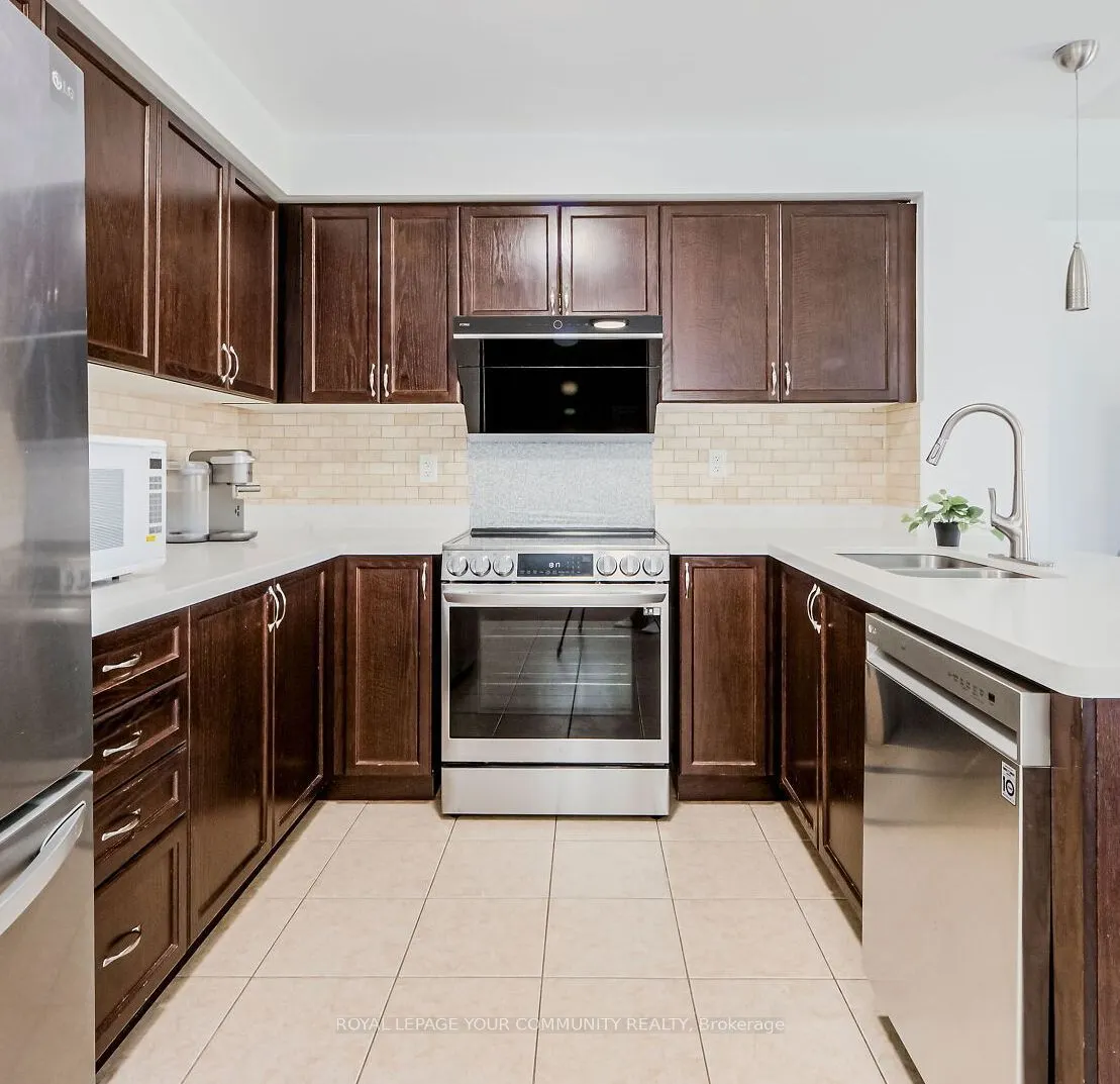 34 Meadowhawk Trail