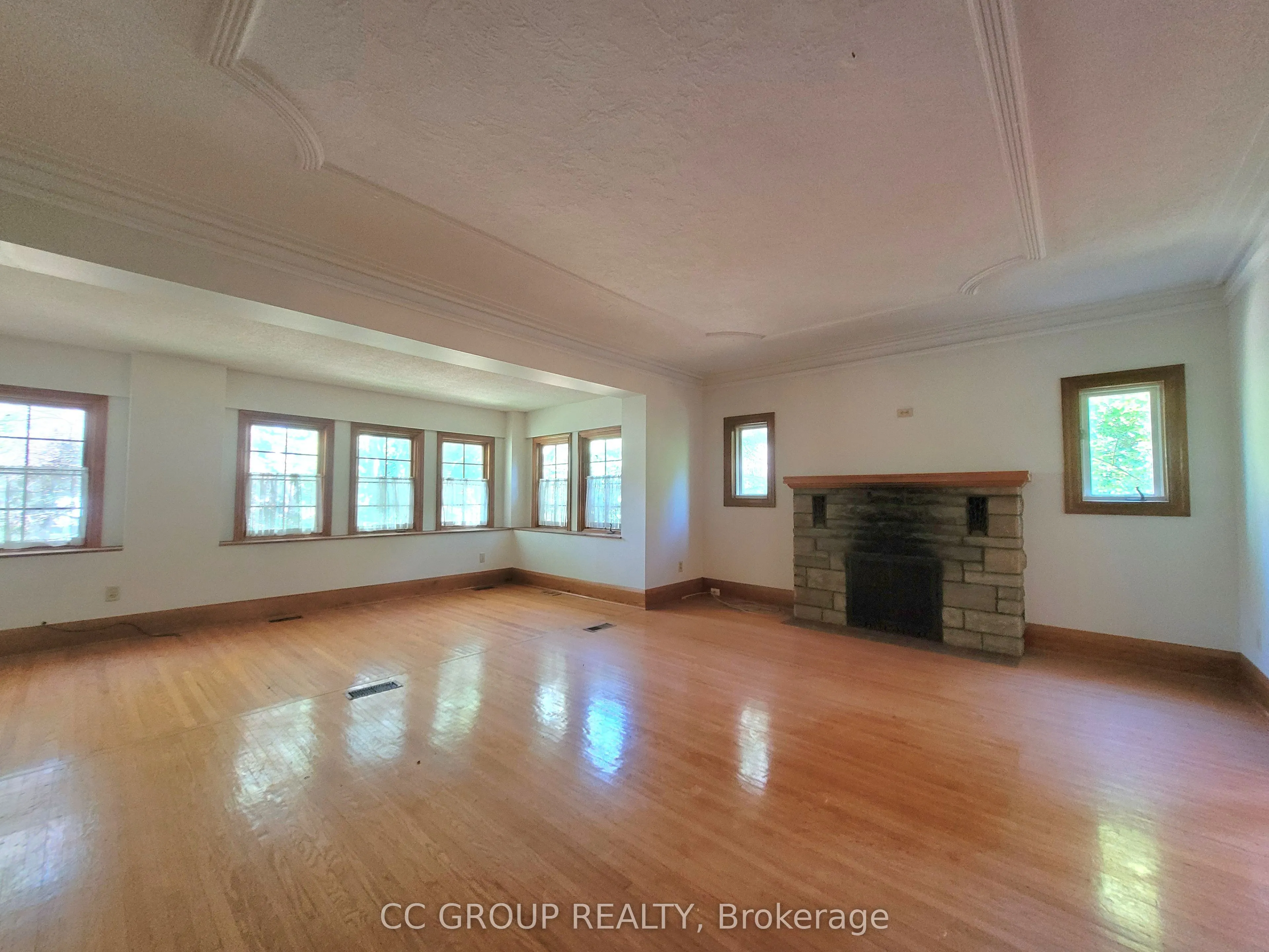 17 Eckardt Avenue