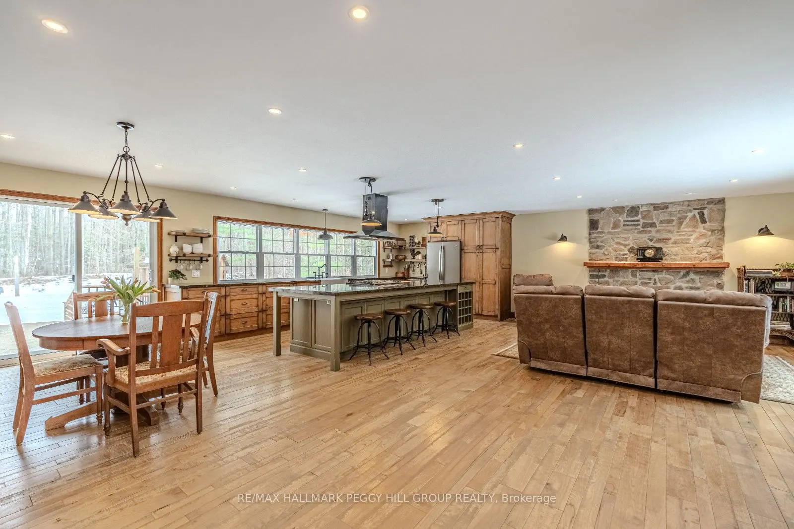 6 Woodland Heights Drive