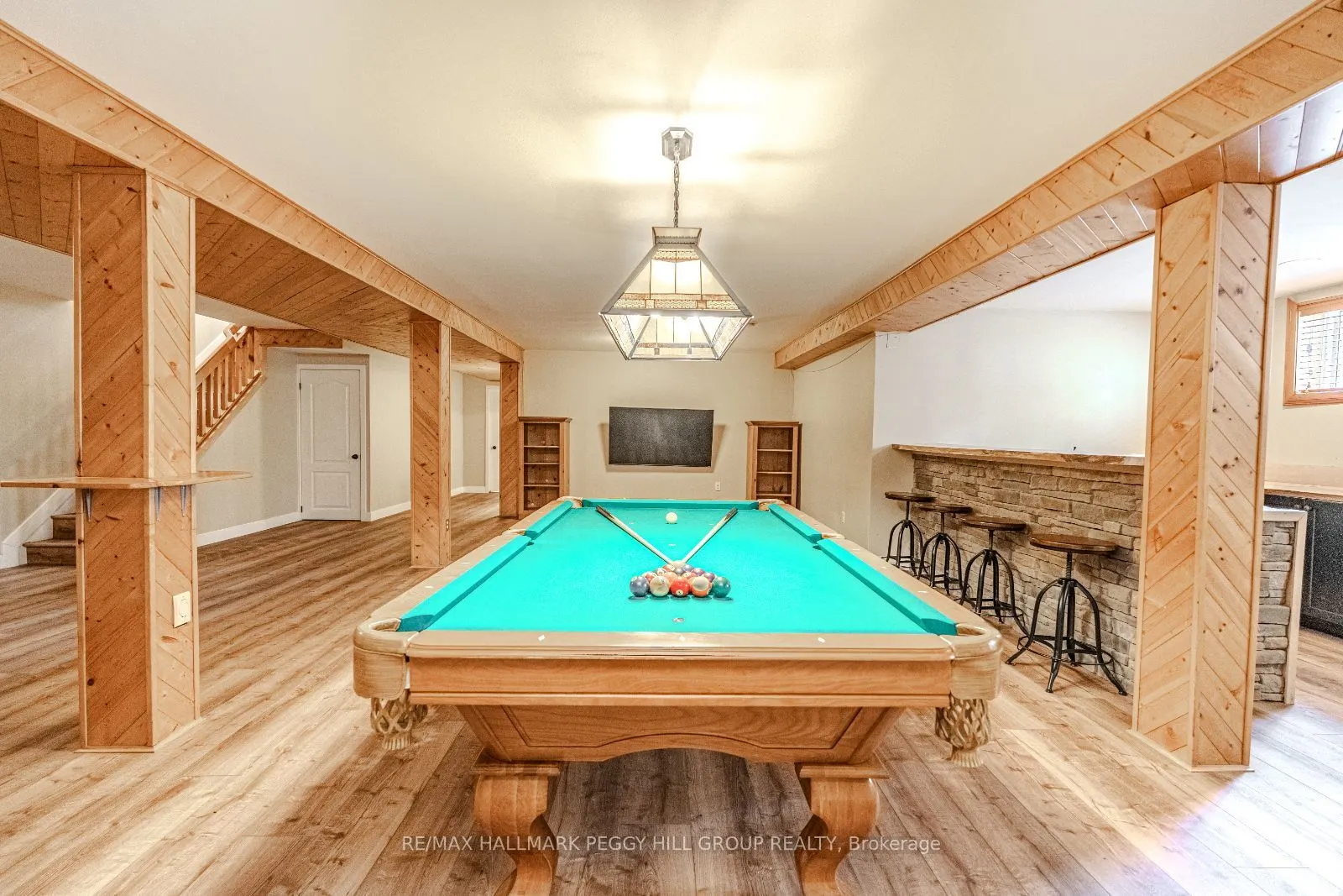 6 Woodland Heights Drive