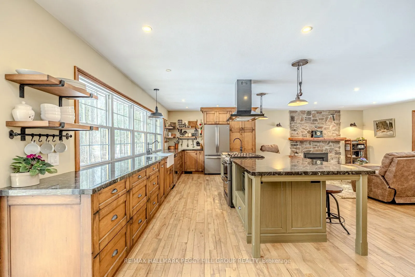 6 Woodland Heights Drive