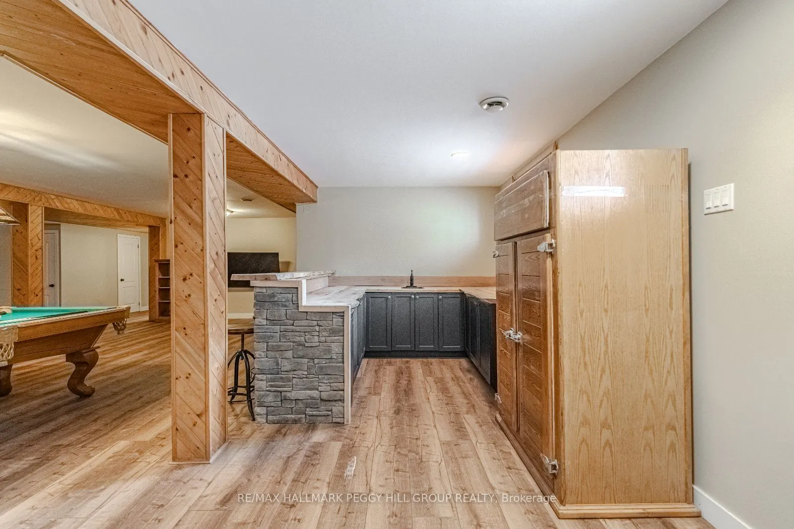 6 Woodland Heights Drive