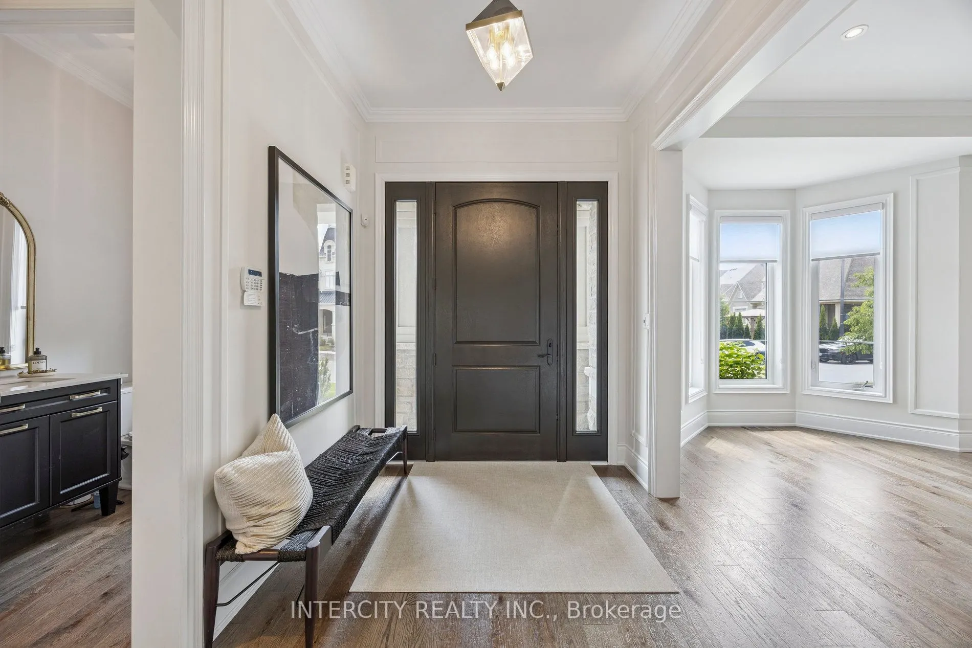 8 Larkin Avenue